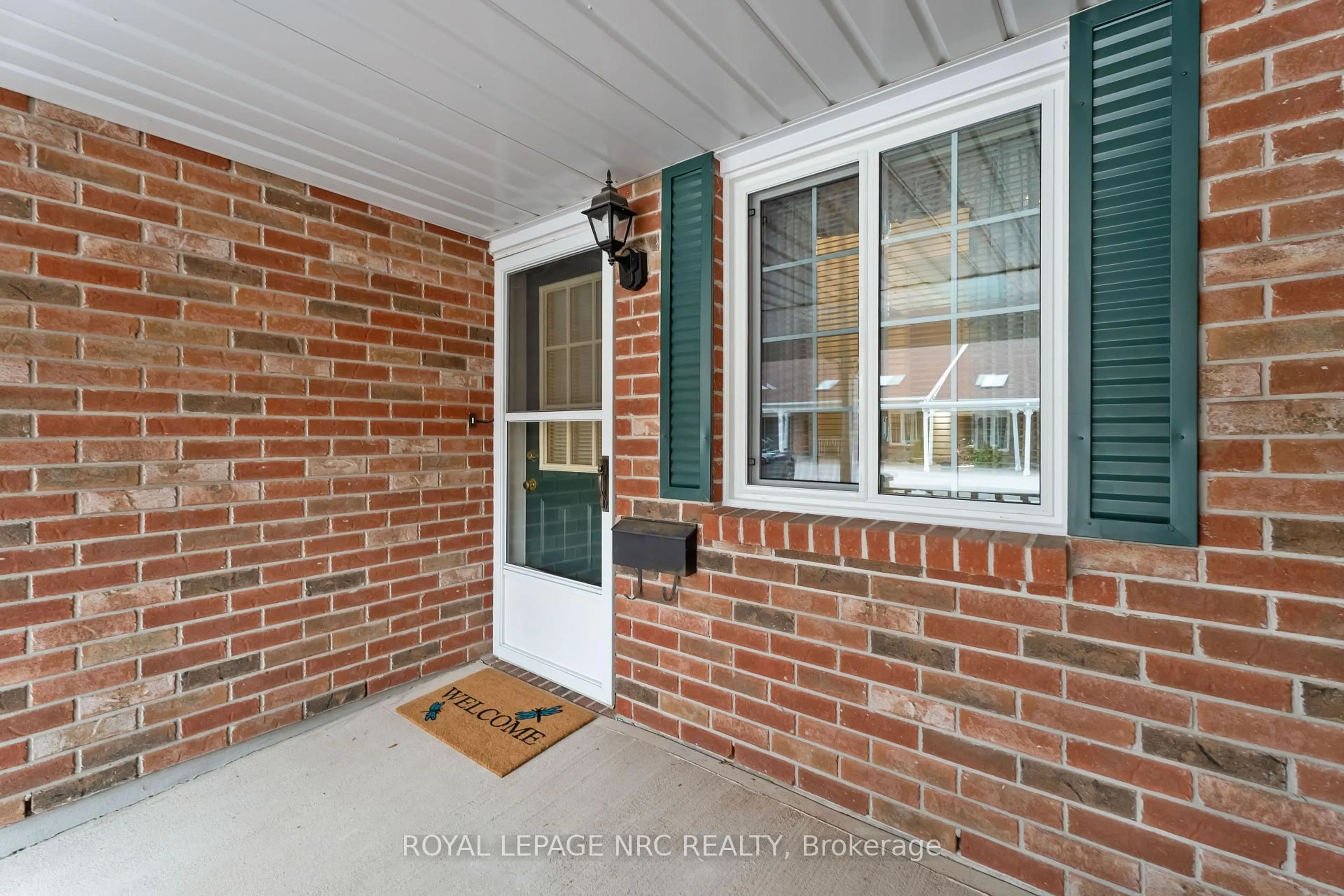 Indoor entryway for 4136 Black Walnut Crt #4, Lincoln Ontario L0R 2C0