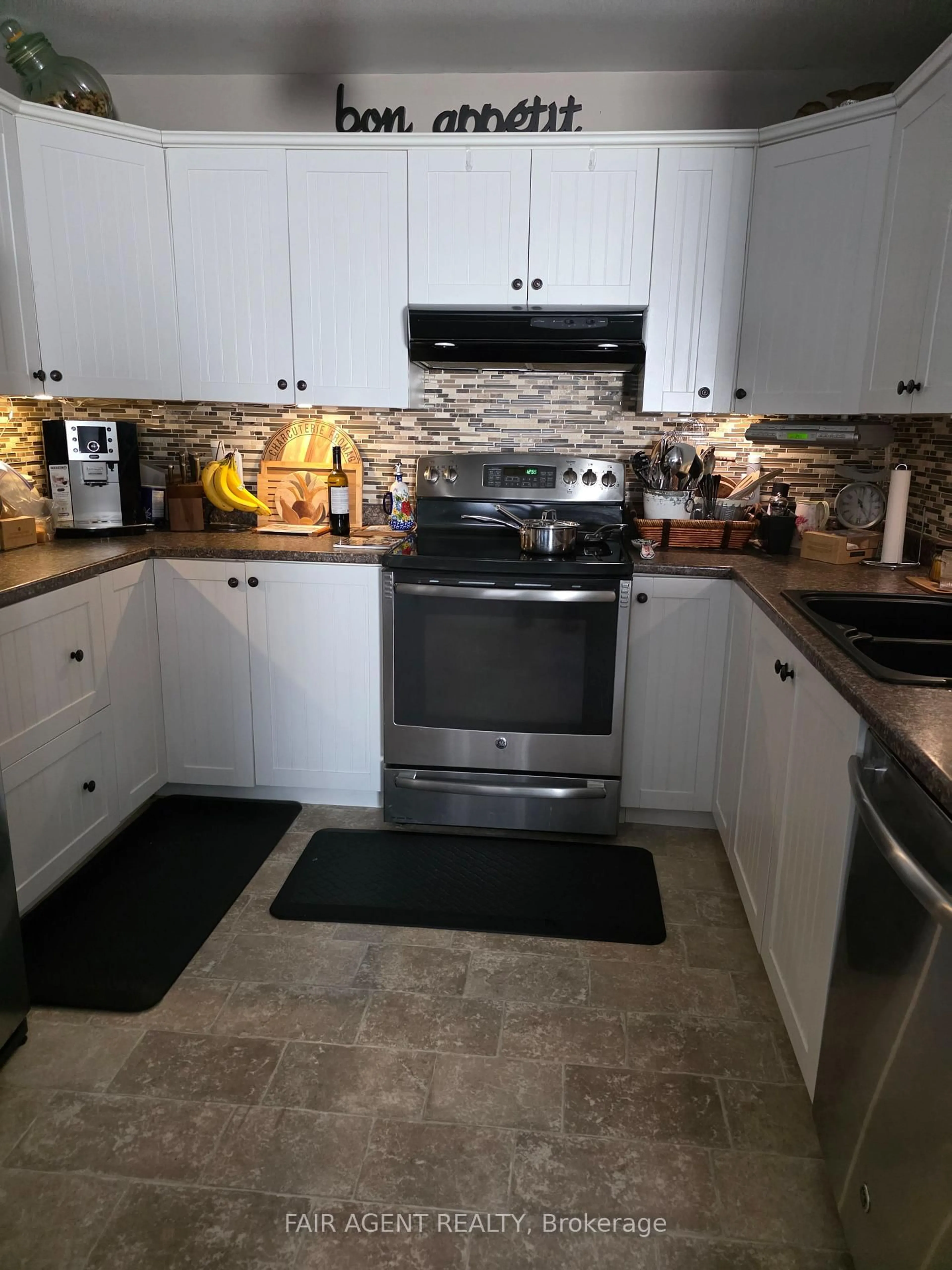 Unknown for 261 TRILLIUM Circ, Alfred and Plantagenet Ontario K0A 3K0