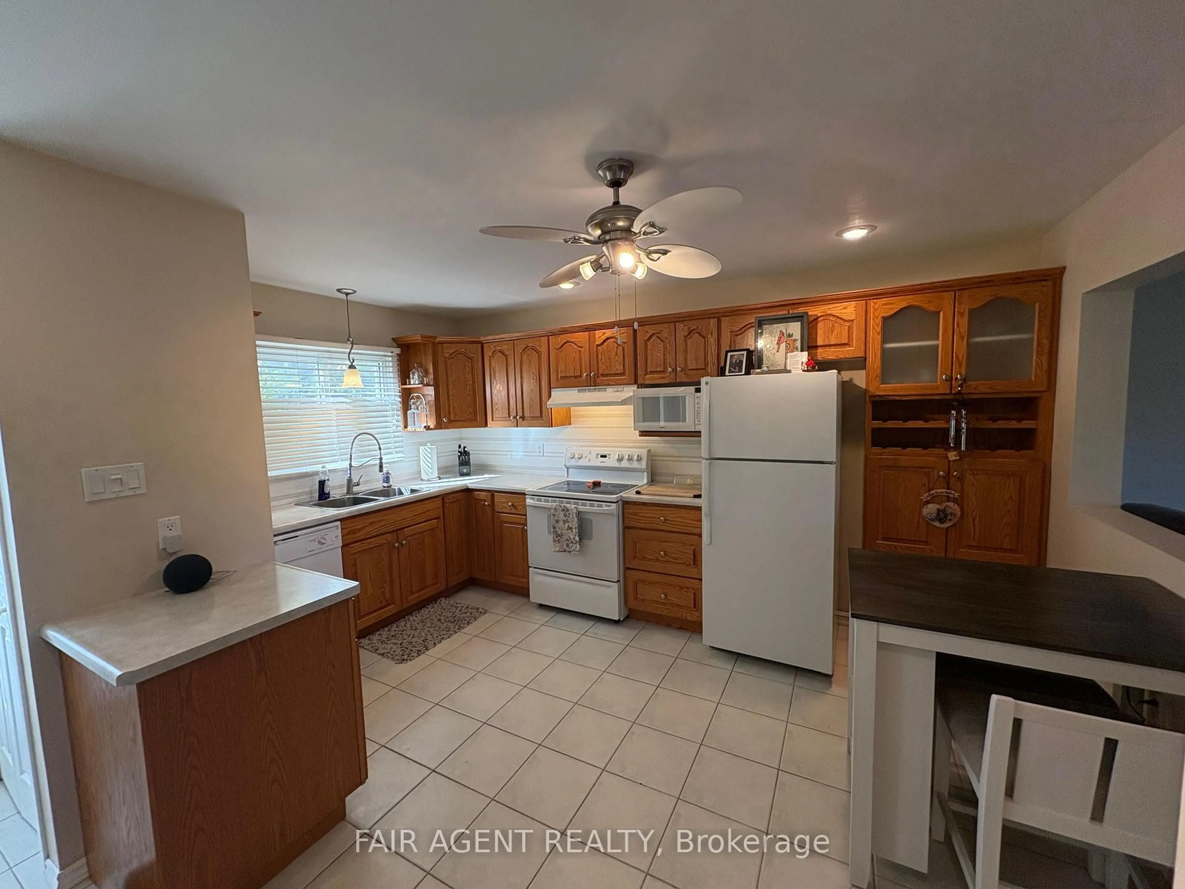 Unknown for 2-3050 Meadowbrook Lane, Windsor Ontario N8T 3H4