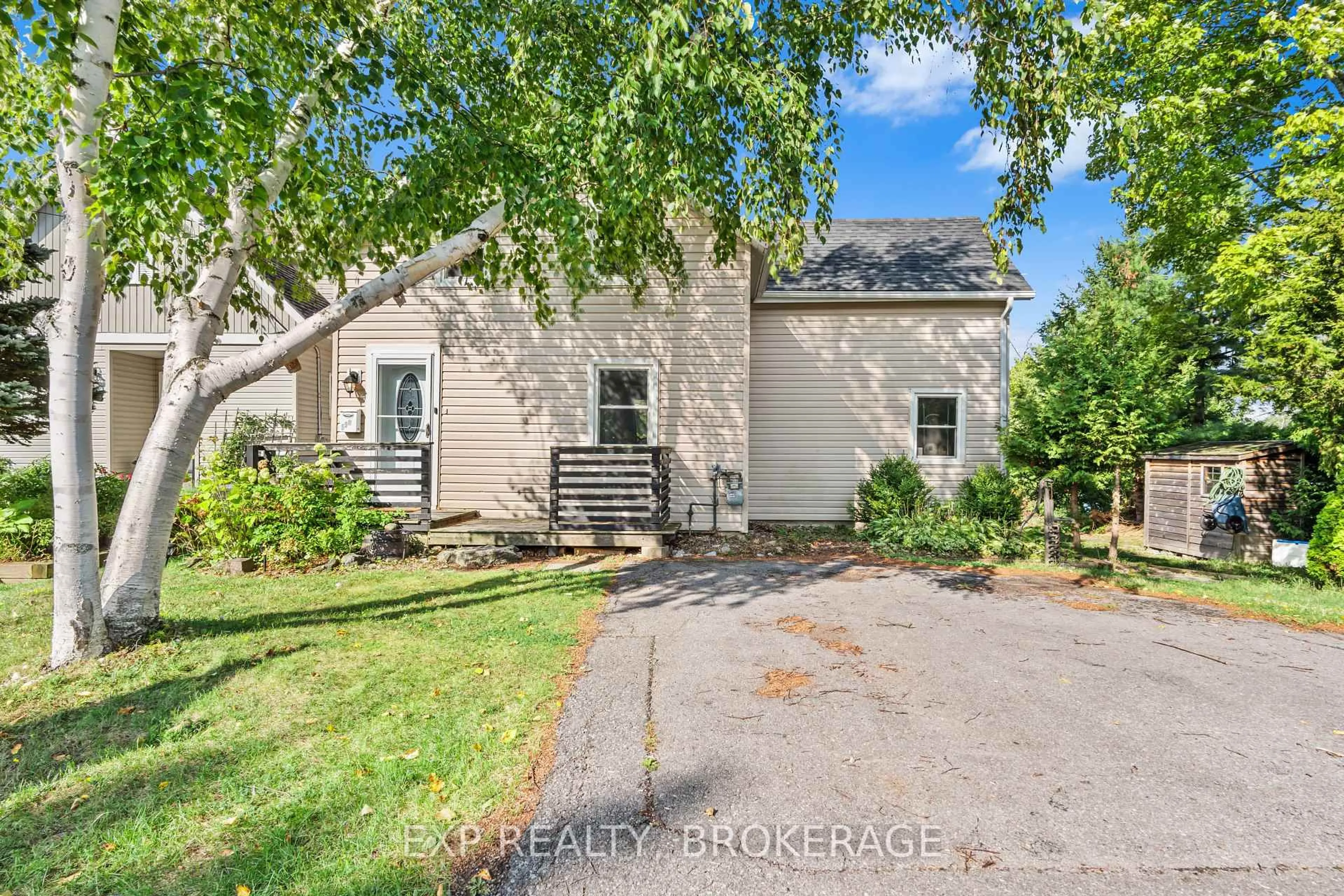 Unknown for 590 QUEEN St, Gananoque Ontario K7G 2B1