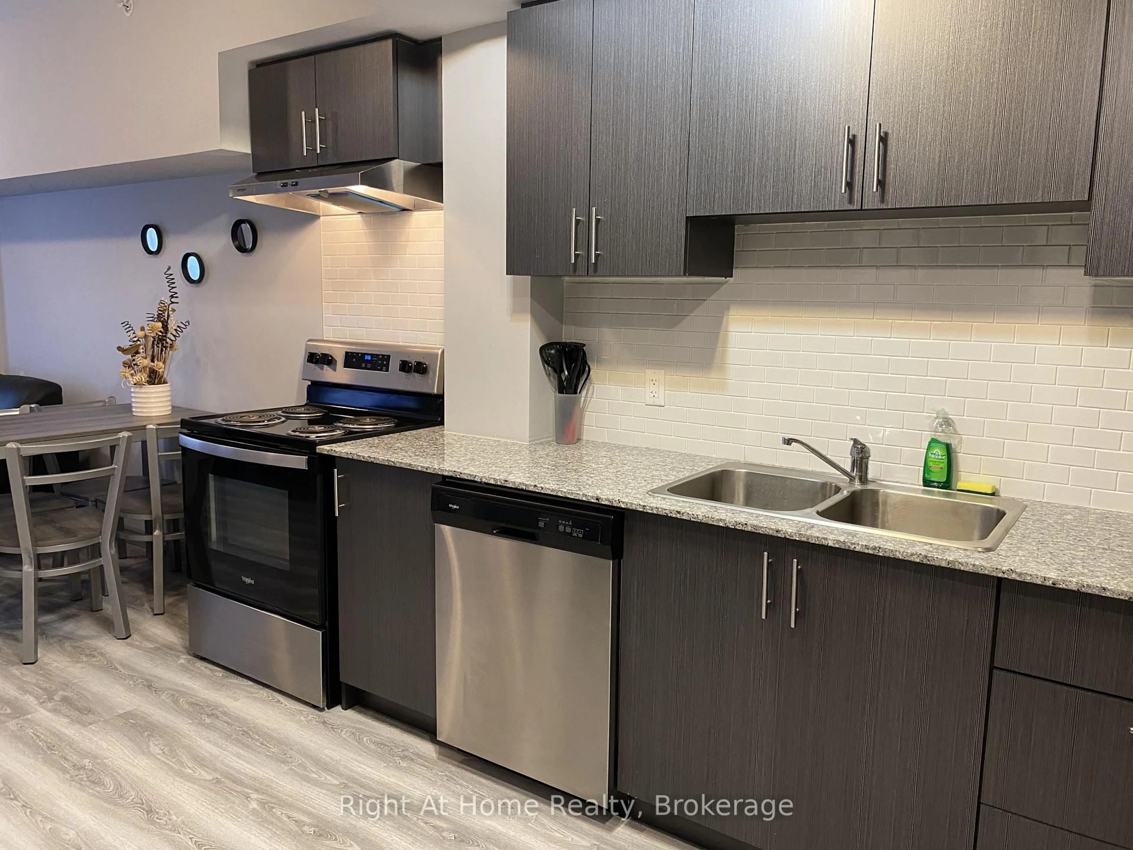 Standard kitchen, unknown for 275 LARCH St #F202, Waterloo Ontario N2L 0J3