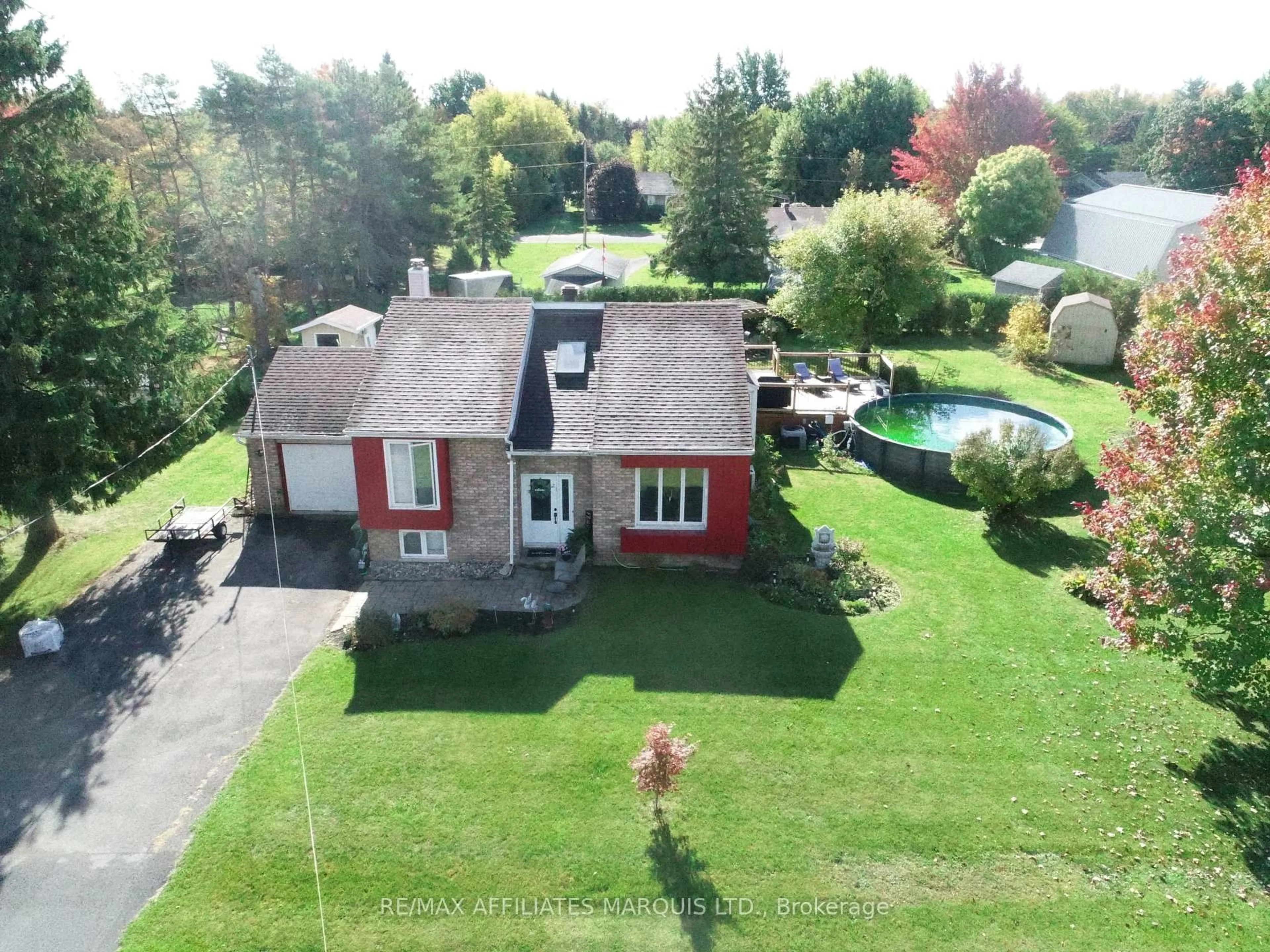 A pic from outside/outdoor area/front of a property/back of a property/a pic from drone, street for 21 Ste Therese Blvd, Russell Ontario K0A 1W0