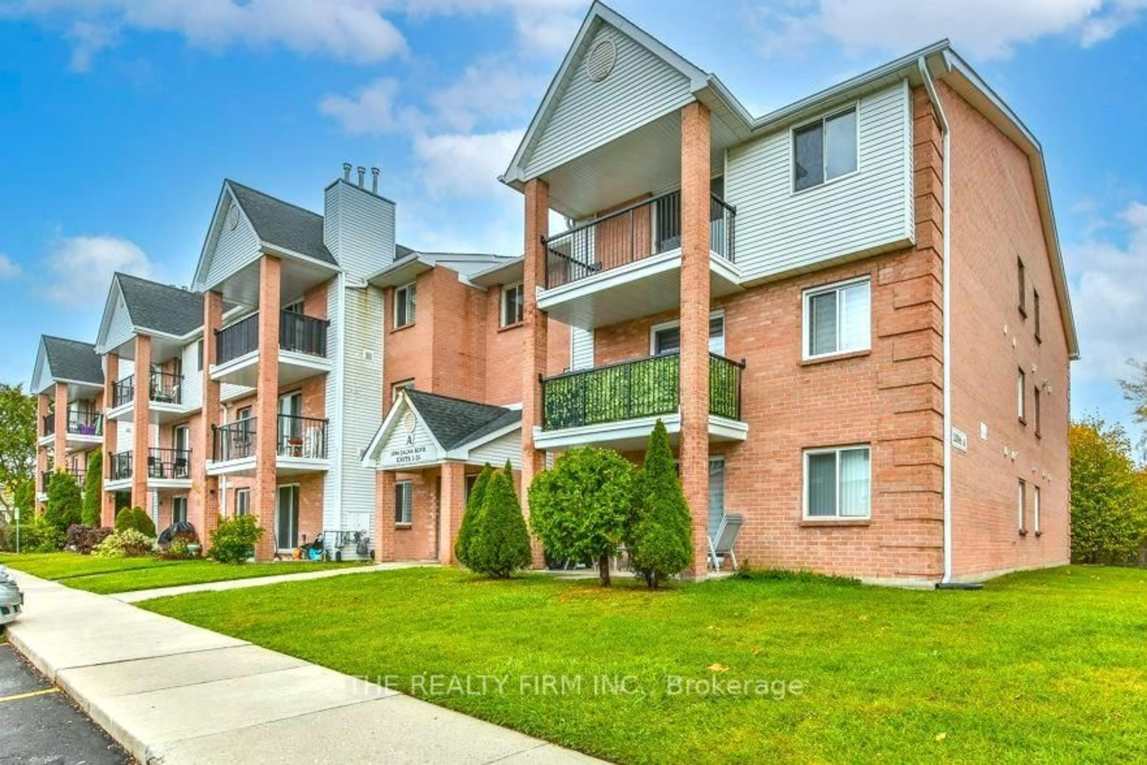 Patio, unknown for 1096 Jalna Blvd #16, London South Ontario N6E 3B8