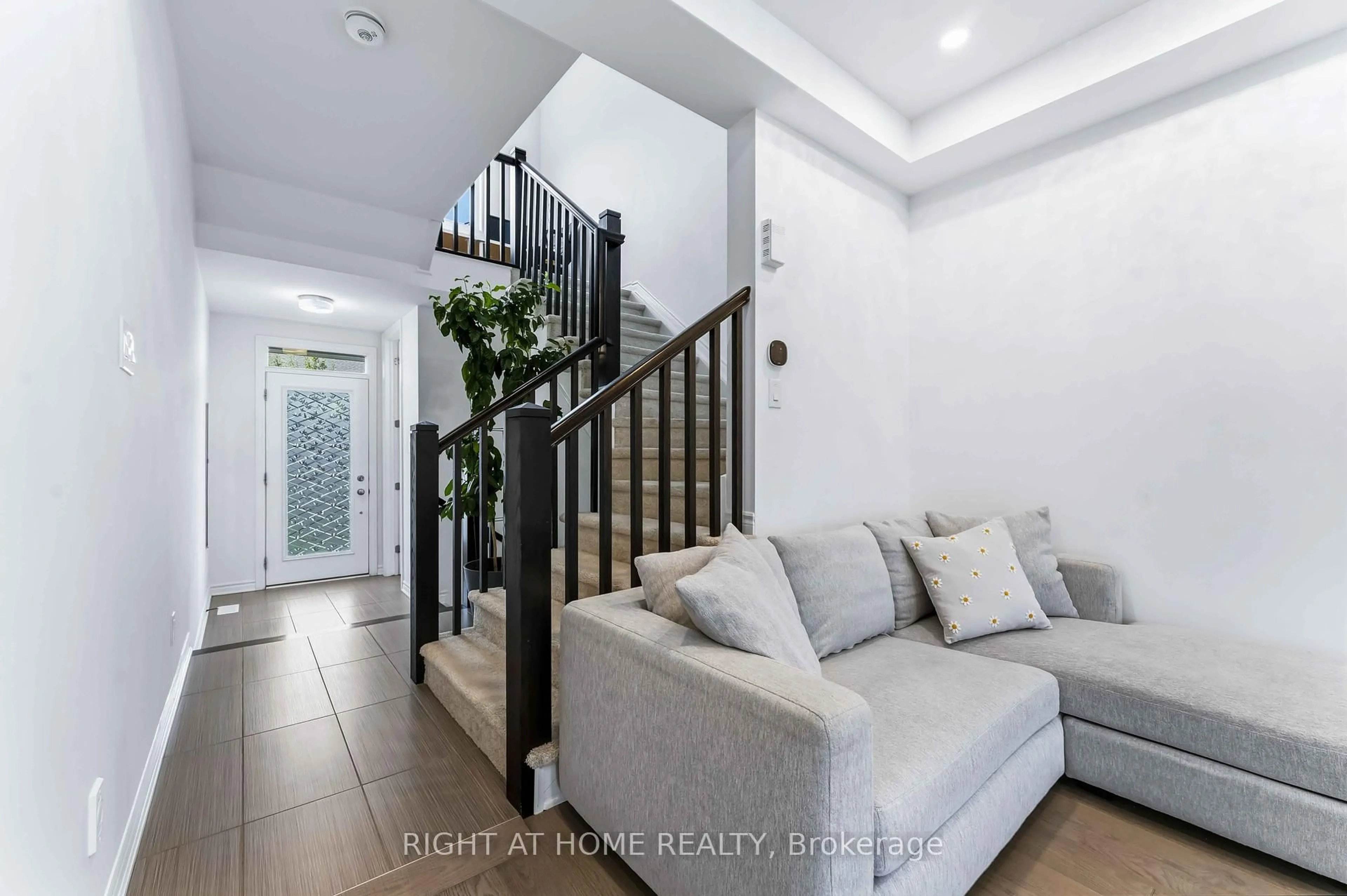 Unknown for 756 Brittanic Rd, Ottawa Ontario K2V 0R5