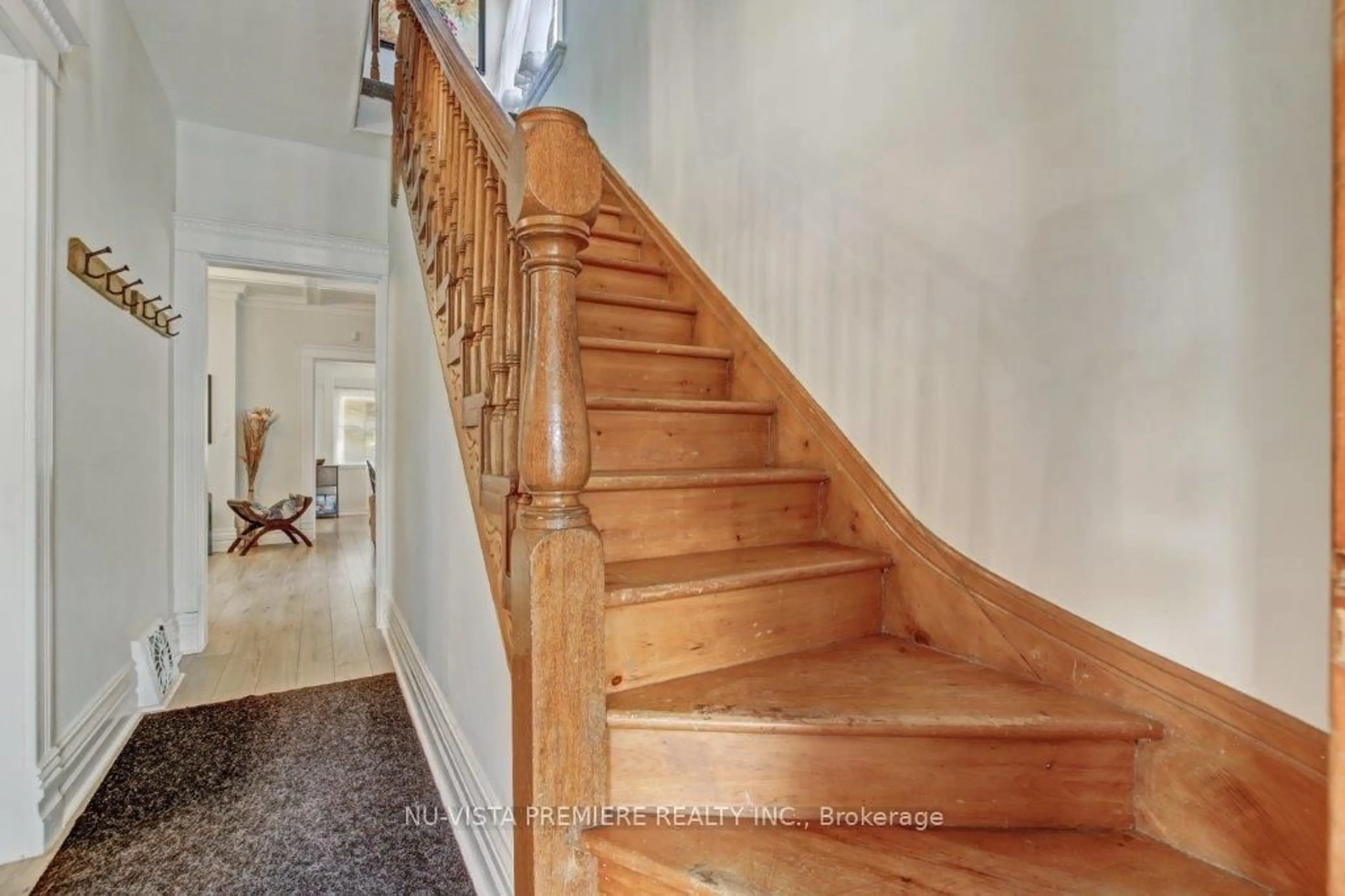 Stairs for 9 Sycamore St, London East Ontario N5Z 1K6