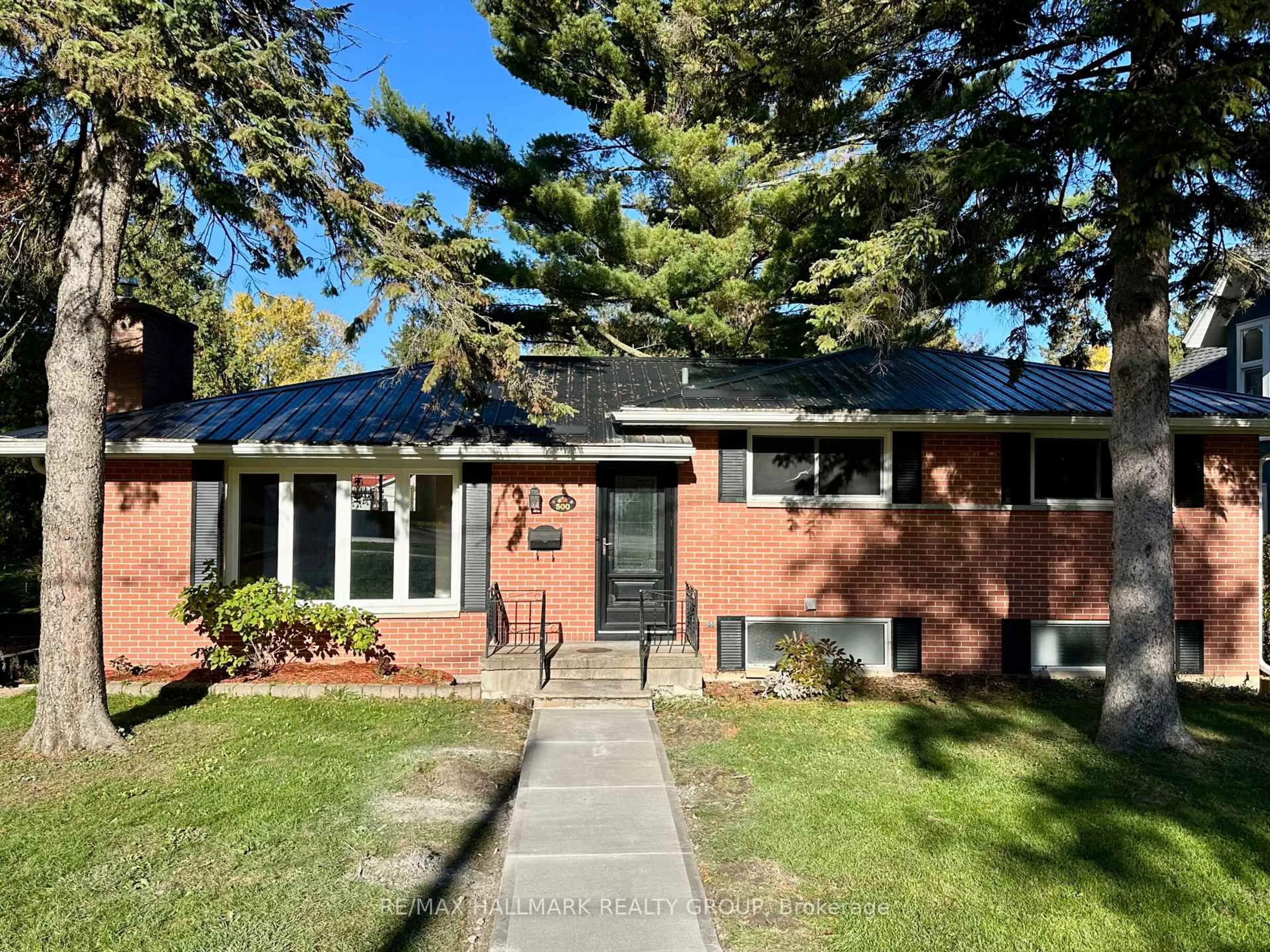 Home with brick exterior material, street for 500 King St, Brockville Ontario K6V 3T2