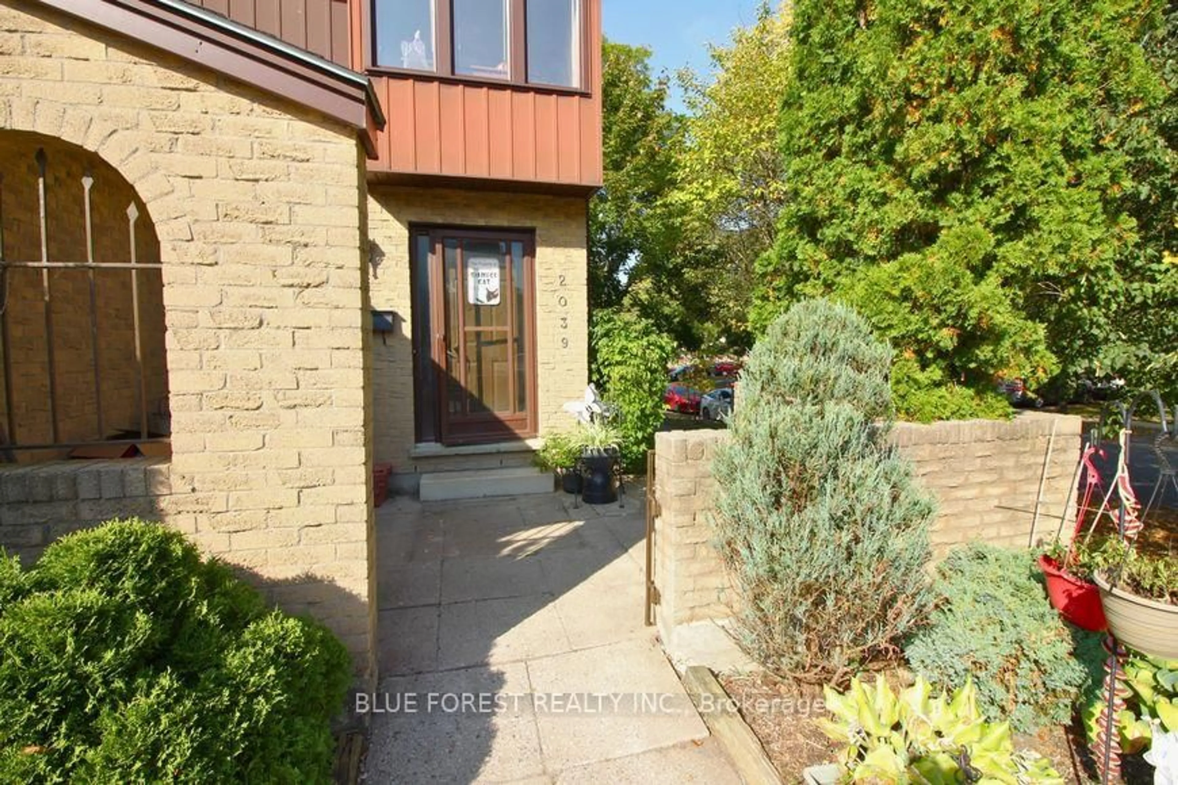 Unknown for 2039 Aldersbrook Rd, London North Ontario N6G 3N2