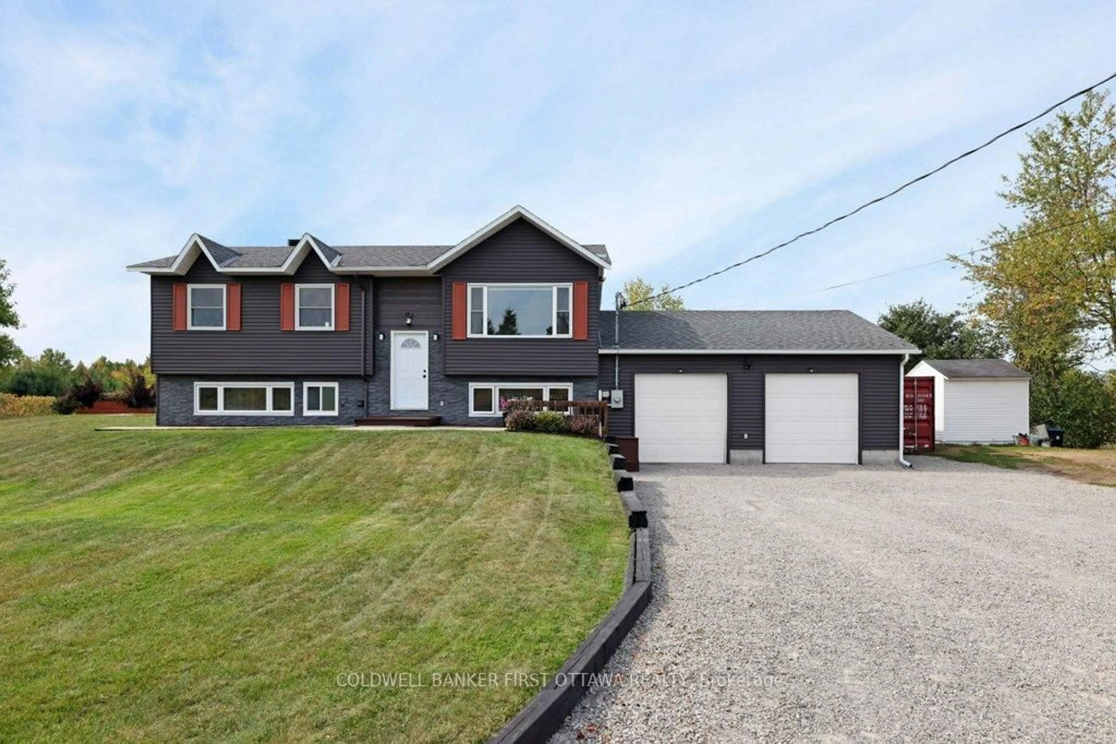Home with vinyl exterior material, street for 1181 Holbrook Rd, Smiths Falls Ontario K7A 4S7