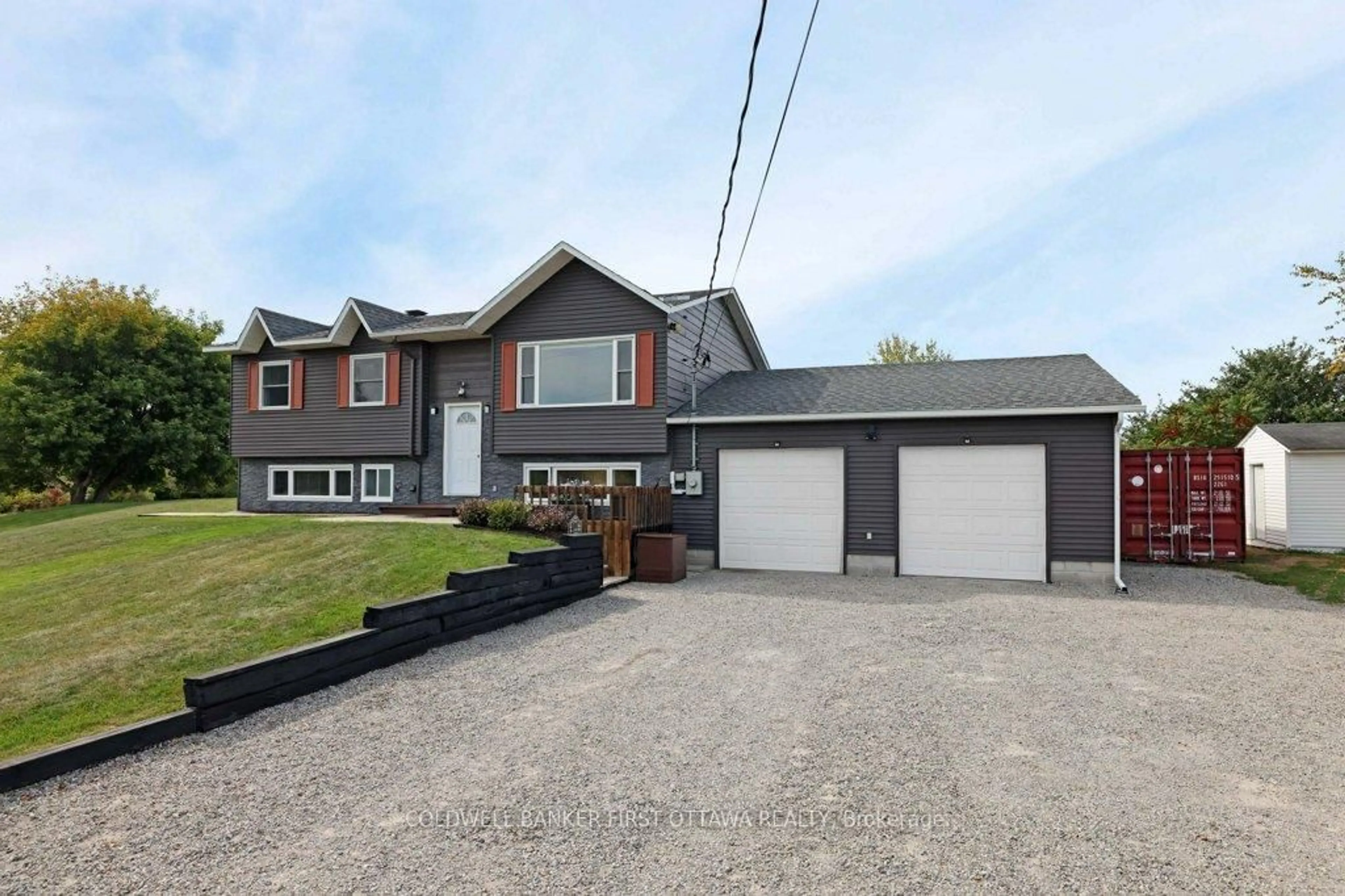 A pic from outside/outdoor area/front of a property/back of a property/a pic from drone, street for 1181 Holbrook Rd, Smiths Falls Ontario K7A 4S7