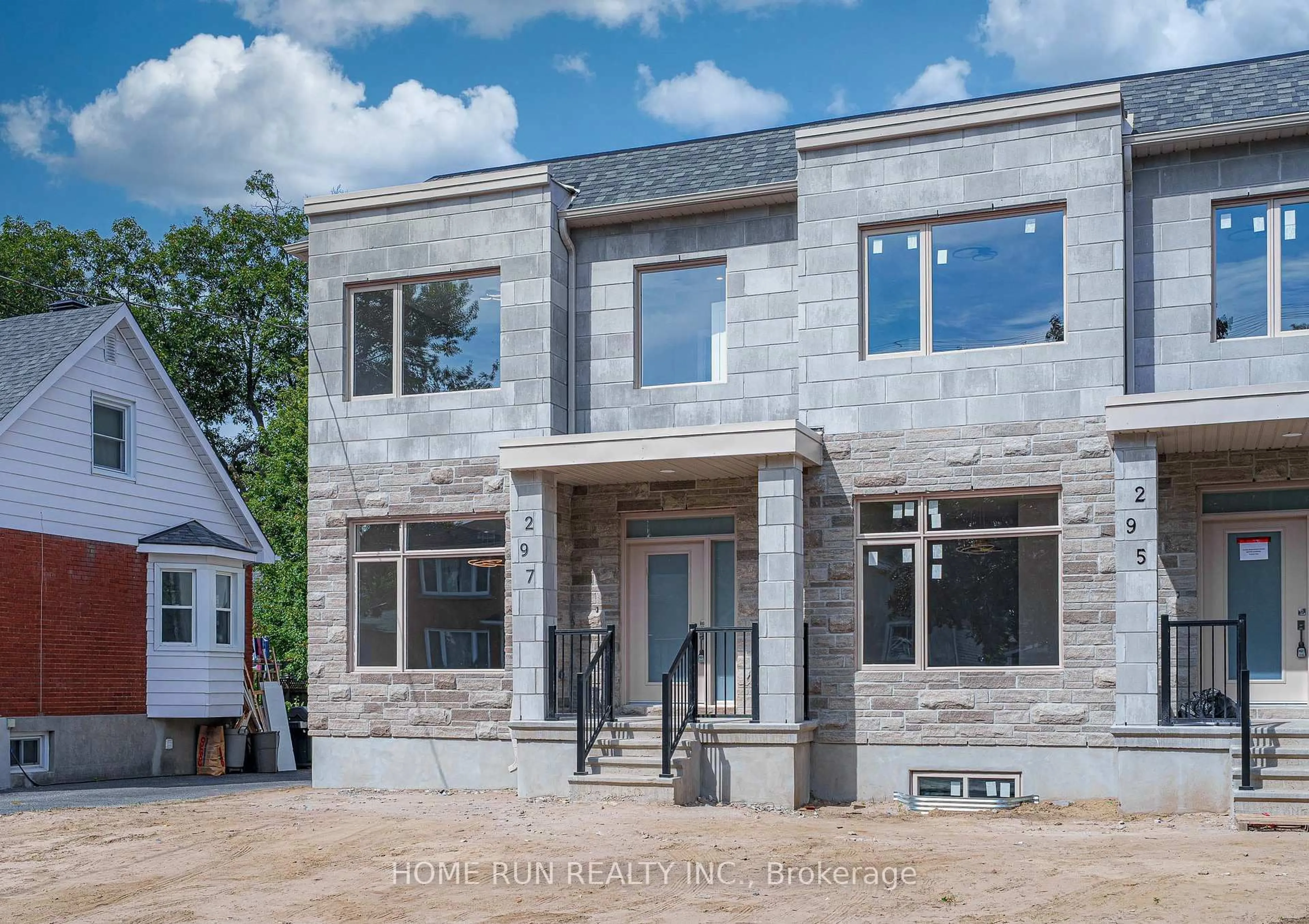 Home with brick exterior material, building for 297 Dovercourt Ave, Ottawa Ontario K1Z 7H4