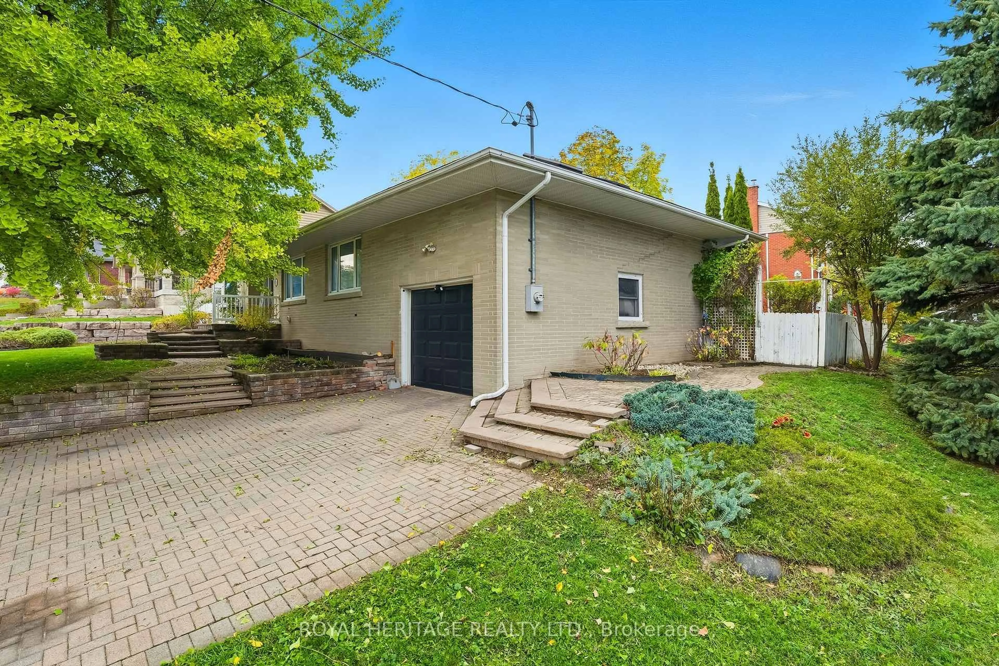 A pic from outside/outdoor area/front of a property/back of a property/a pic from drone, street for 10 Dorman St, Brighton Ontario K0K 1H0