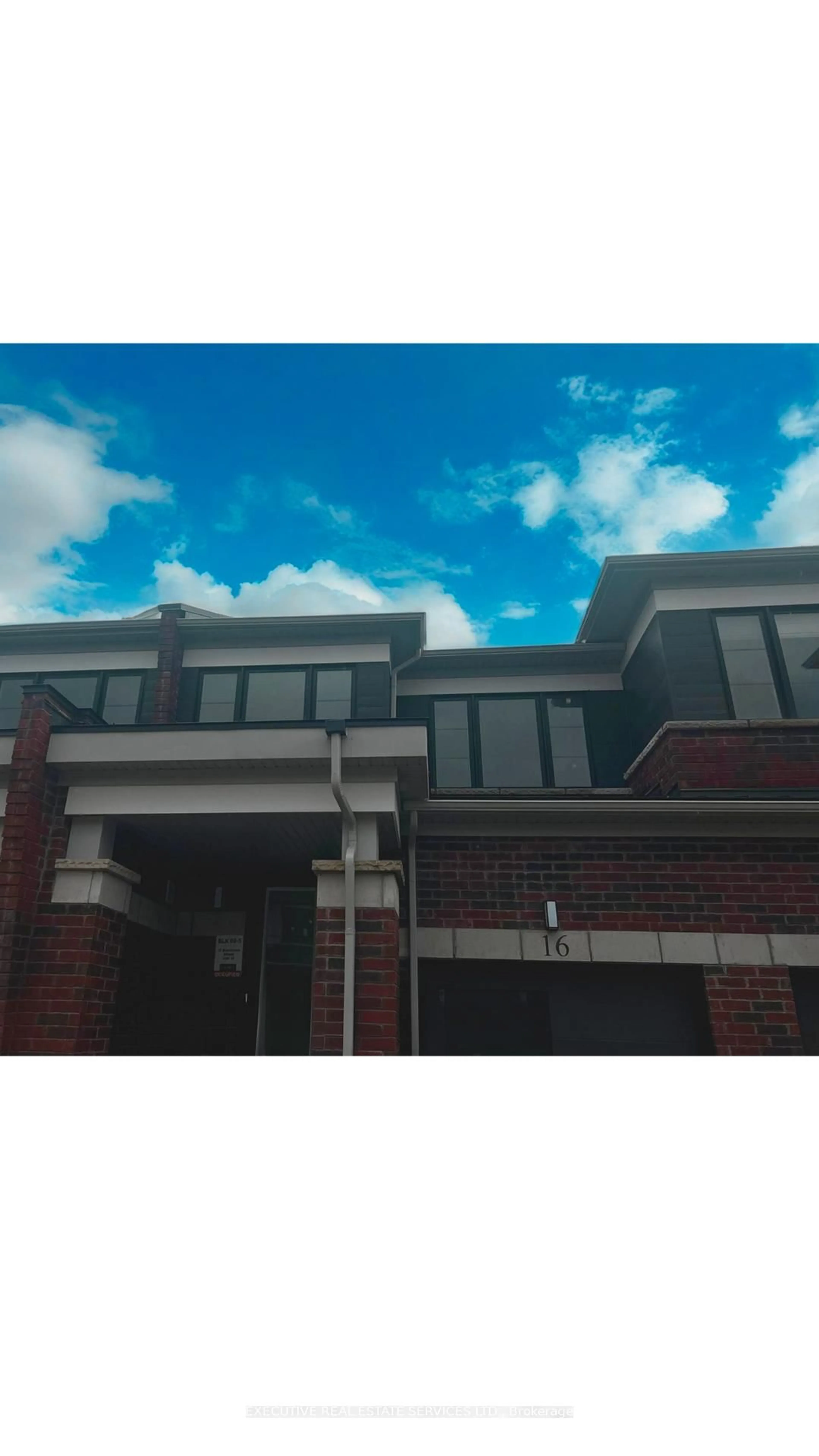 Home with brick exterior material, building for 15 Blacklock St #16, Cambridge Ontario N1S 0E6