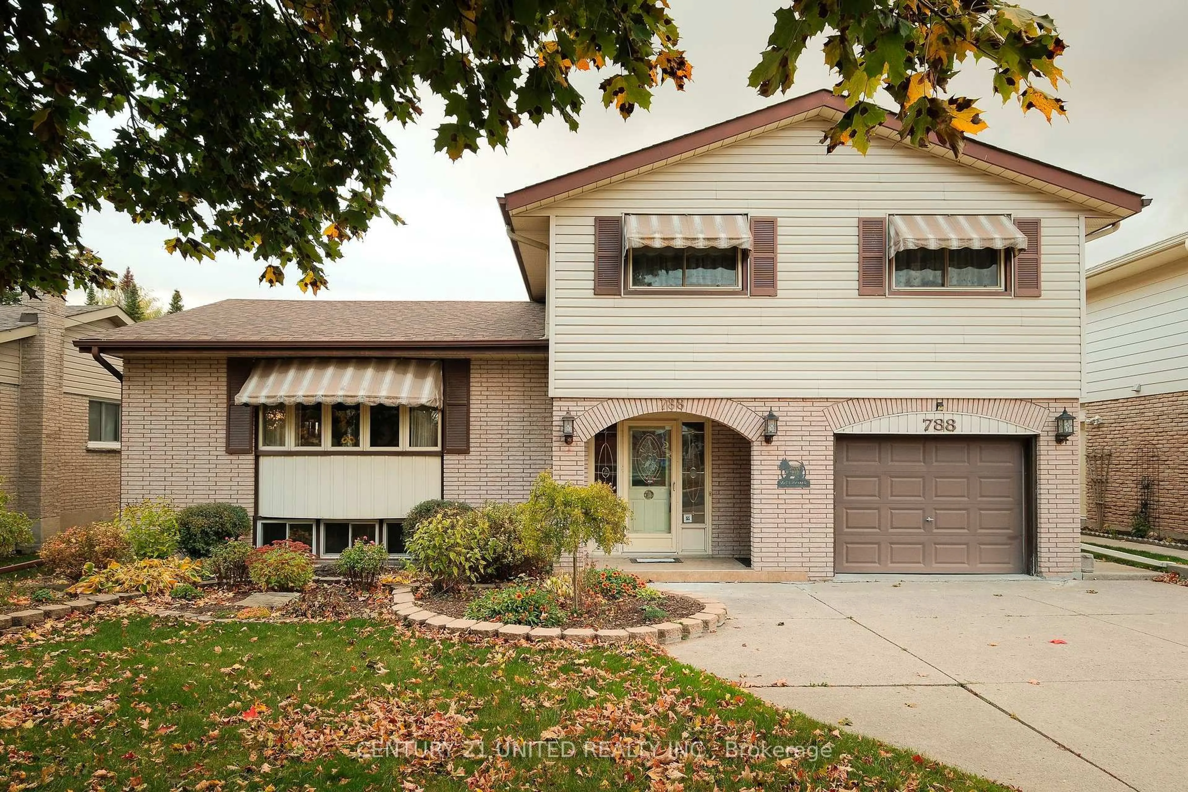 Home with vinyl exterior material, street for 788 Cumberland Ave, Peterborough Ontario K9H 7B2
