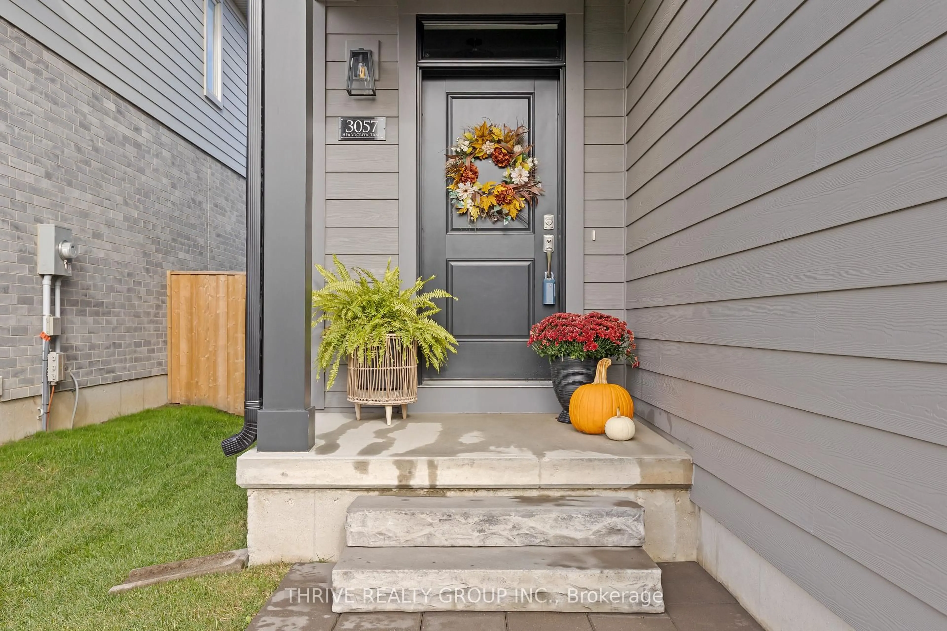Indoor entryway for 3057 Heardcreek Tr, London North Ontario N6G 2S7