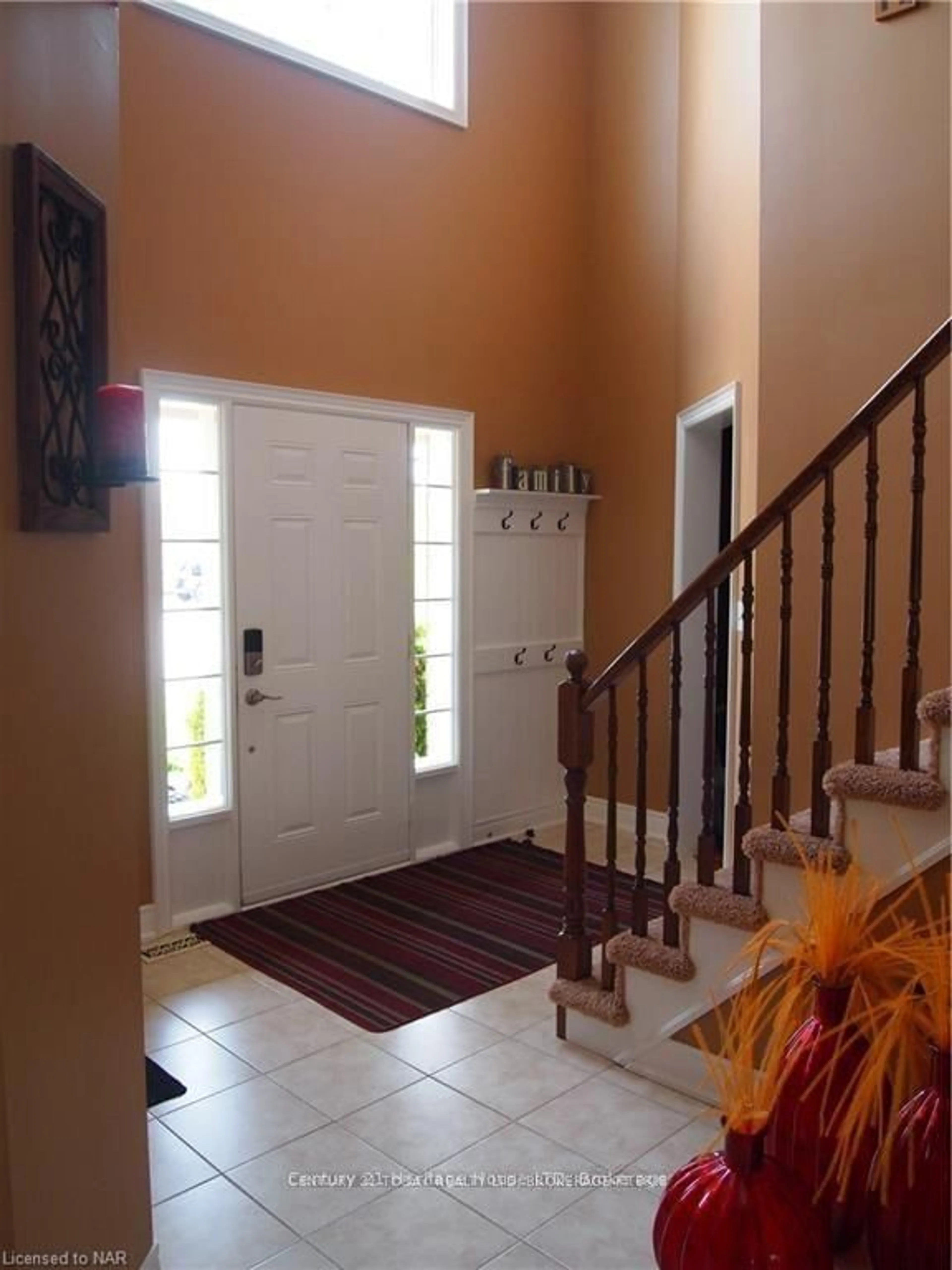 Indoor entryway for 414 Jordyn Dr, Fort Erie Ontario L2A 6T6
