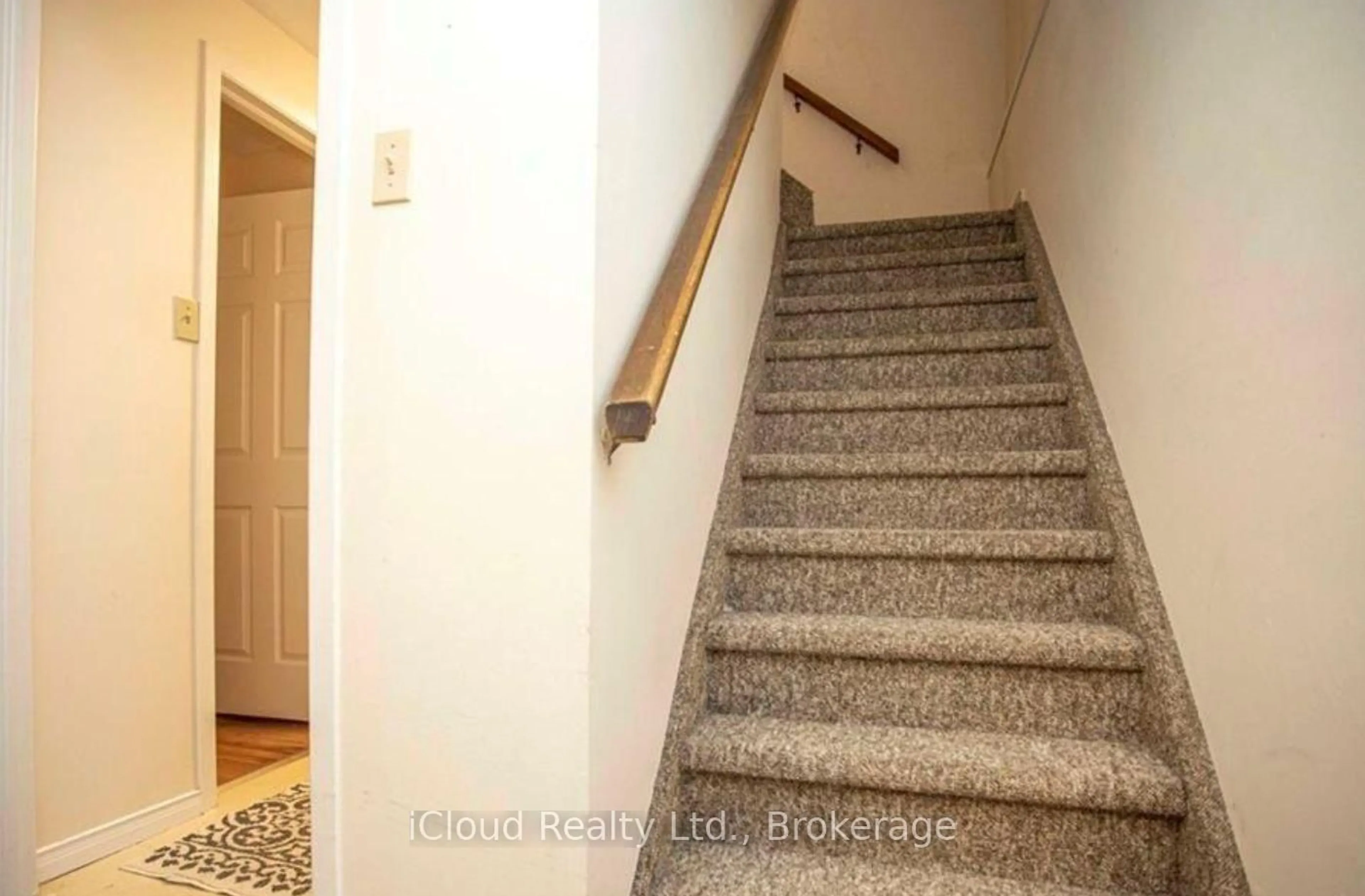Stairs for 160 CONWAY Dr, London South Ontario N6E 3M5