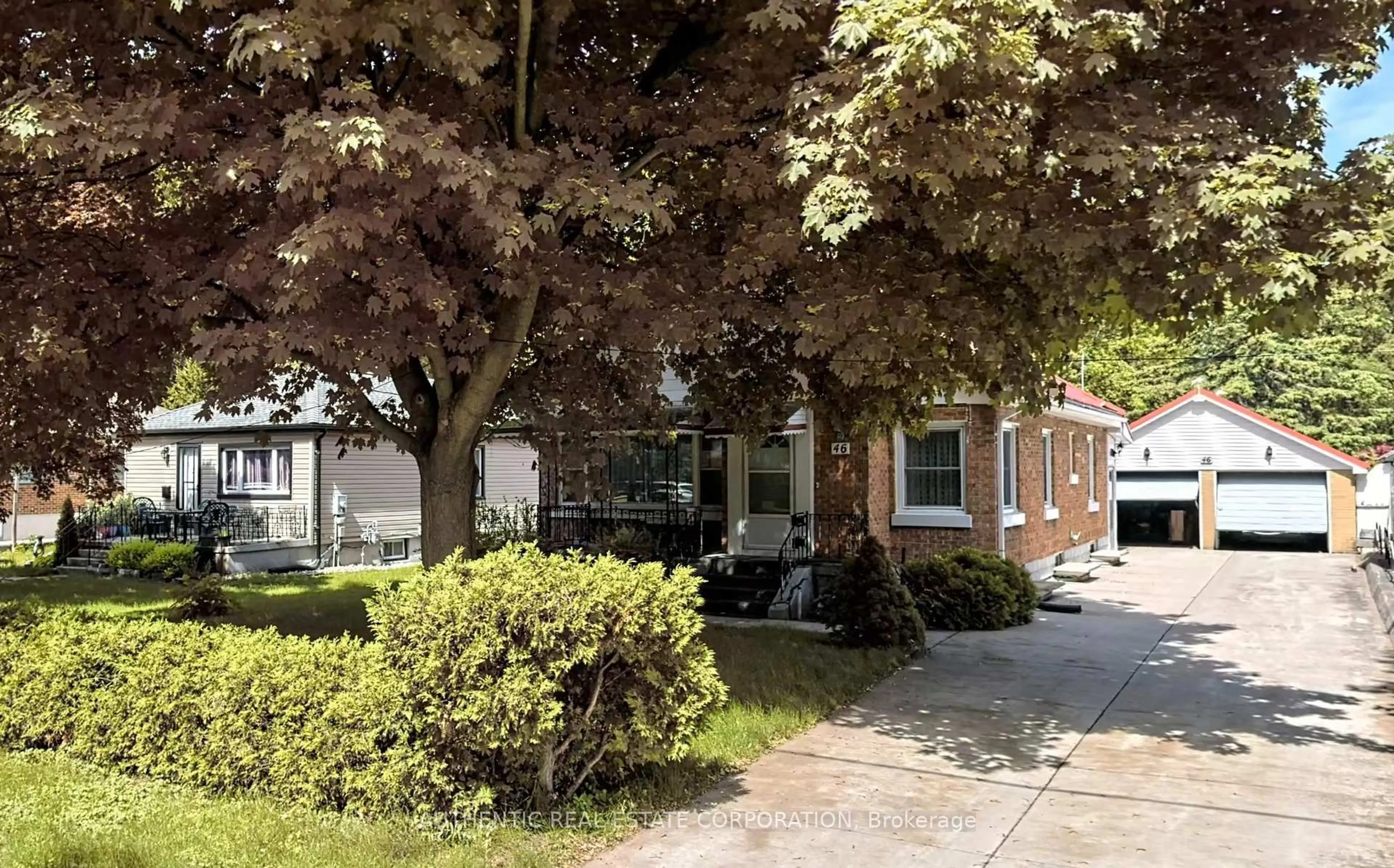 Patio, street for 46 Duke St, London South Ontario N6J 2X4