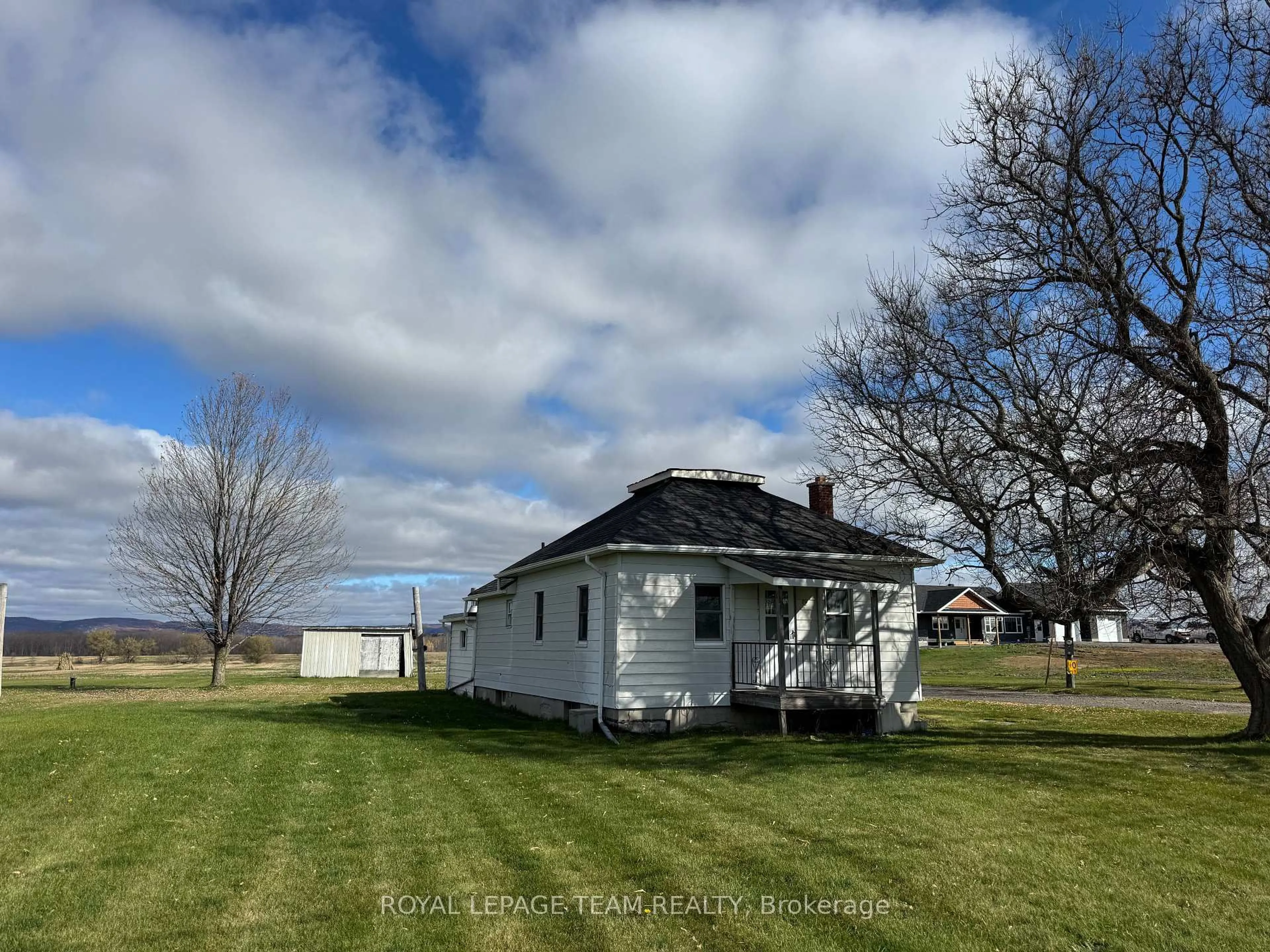 Shed for 3512 Dunrobin Rd, Ottawa Ontario K0A 3M0