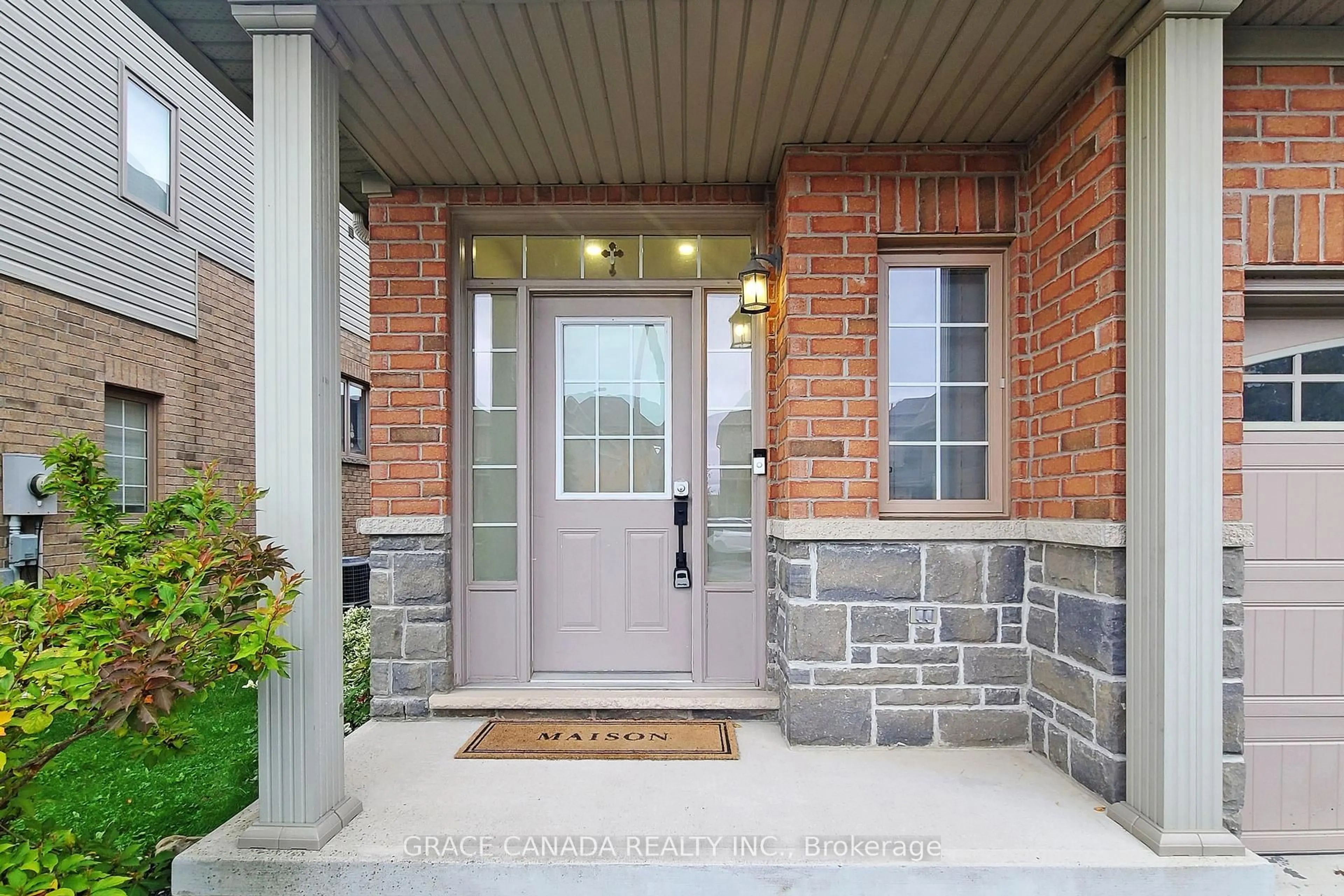 Indoor entryway for 43 Bankfield Cres, Hamilton Ontario L8J 0C1