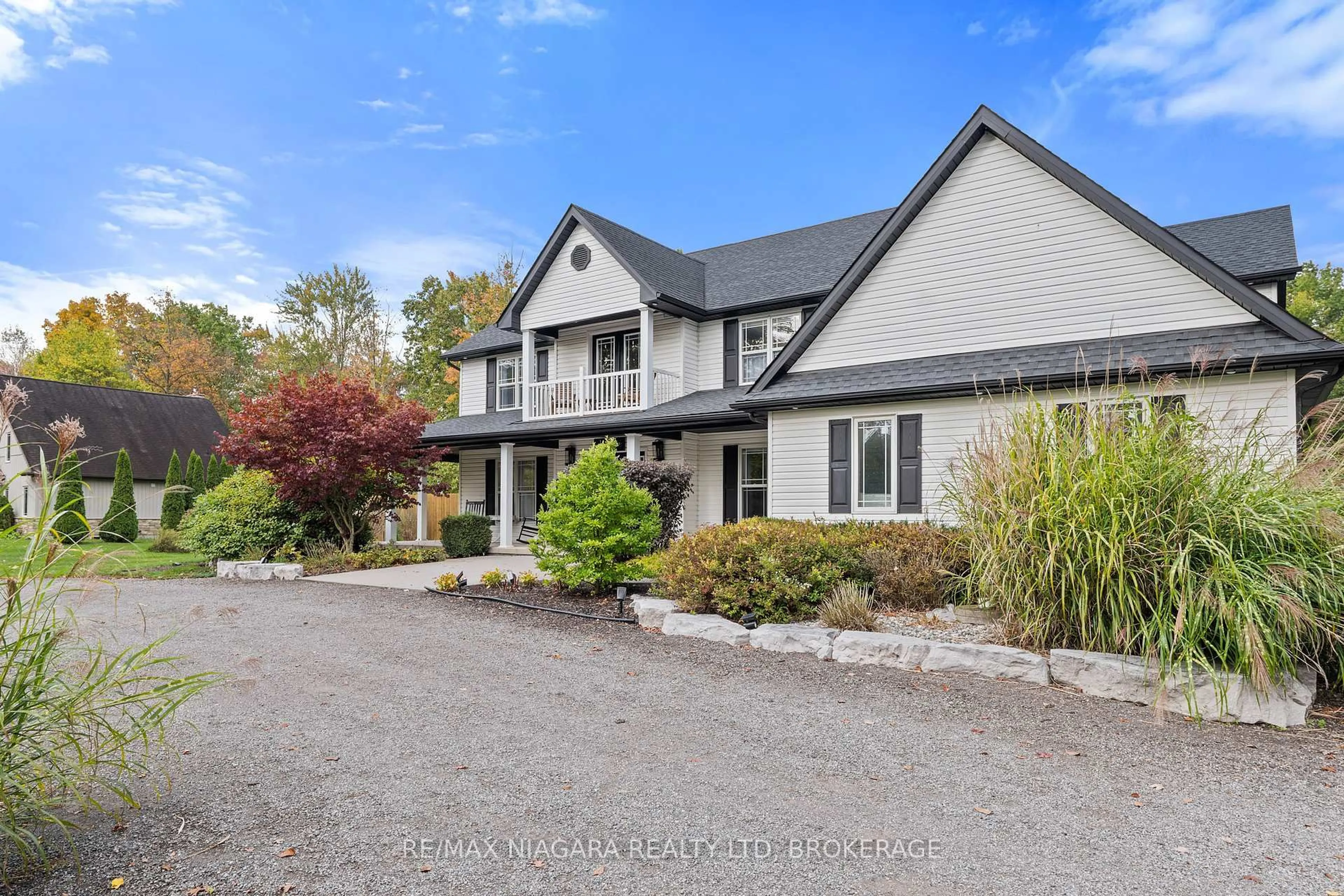 A pic from outside/outdoor area/front of a property/back of a property/a pic from drone, street for 51268 Tunnacliffe Rd, Wainfleet Ontario L0S 1V0