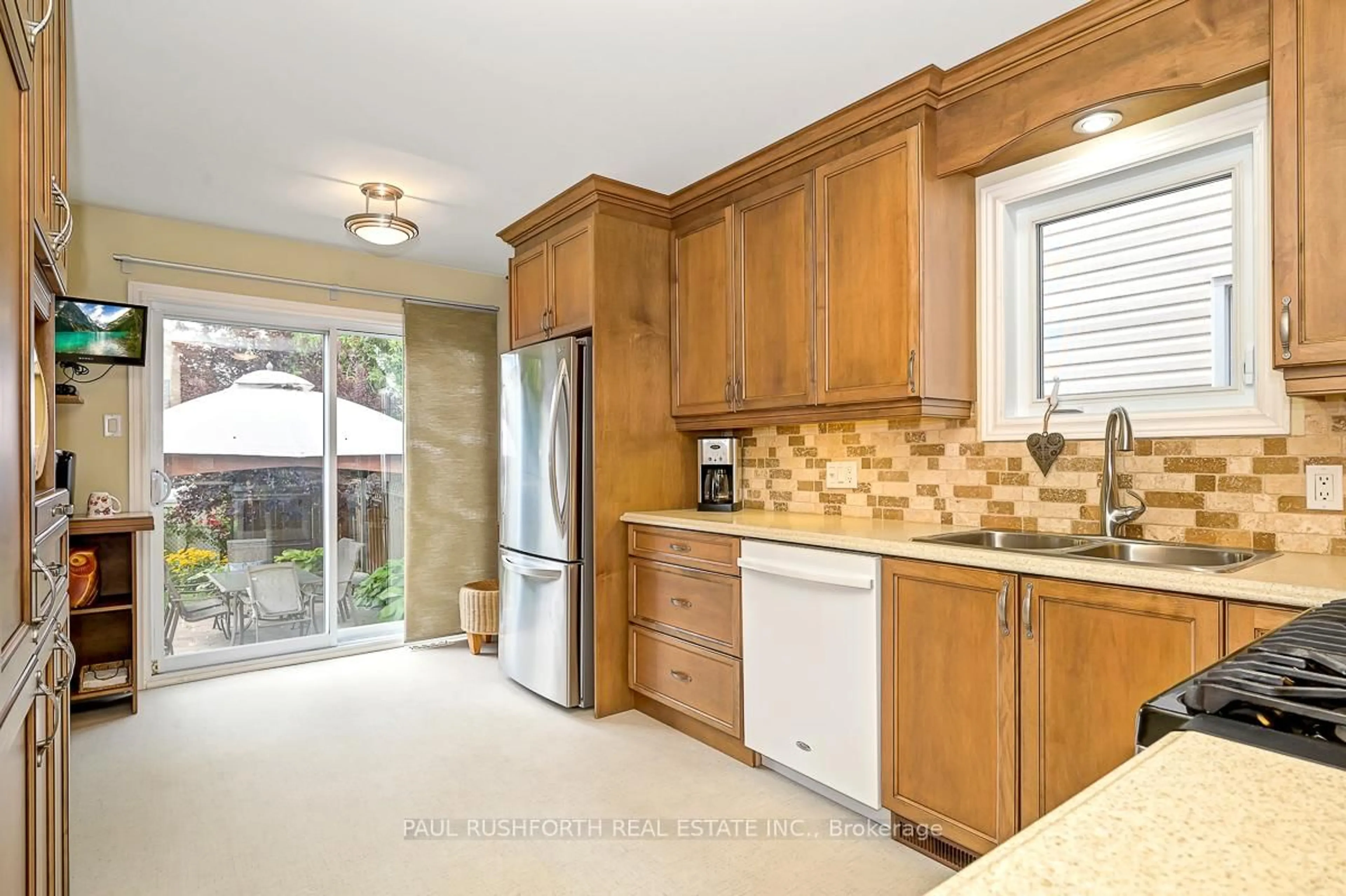 Open concept kitchen, ceramic/tile floor for 1853 Sunland Dr, Orleans Ontario K4A 3S8