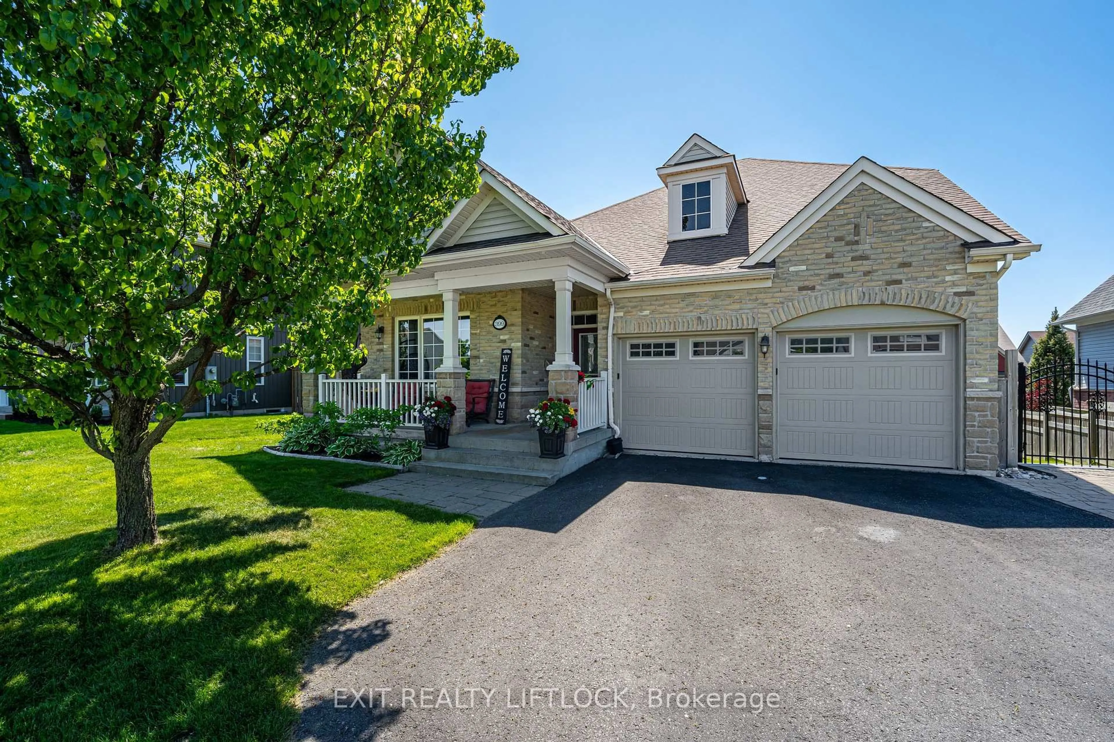 A pic from outside/outdoor area/front of a property/back of a property/a pic from drone, street for 399 Lakeshore Rd, Port Hope Ontario L1A 0A4