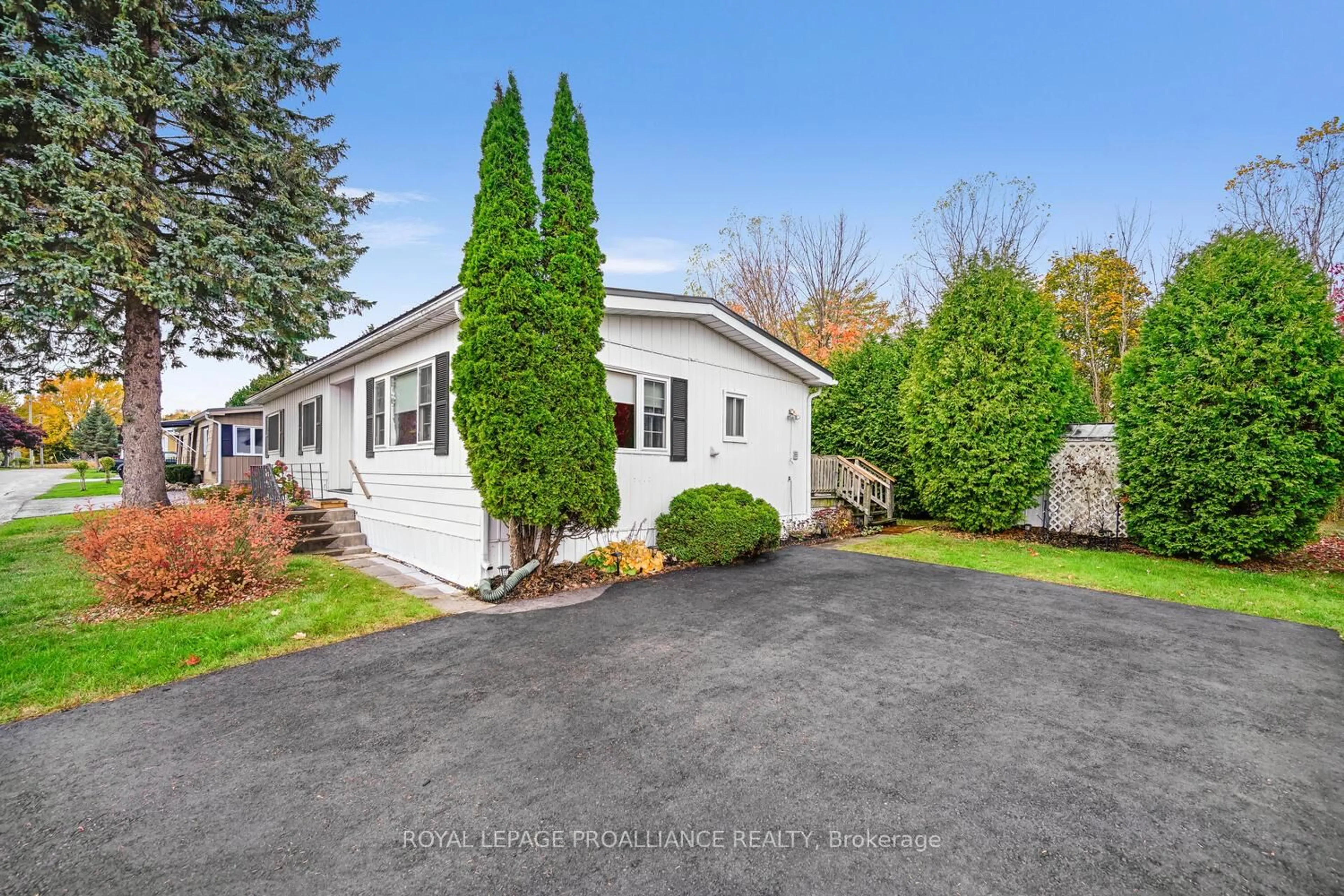 Home with vinyl exterior material, street for 1871 Oxford Ave #36, Elizabethtown-Kitley Ontario K6V 7B5