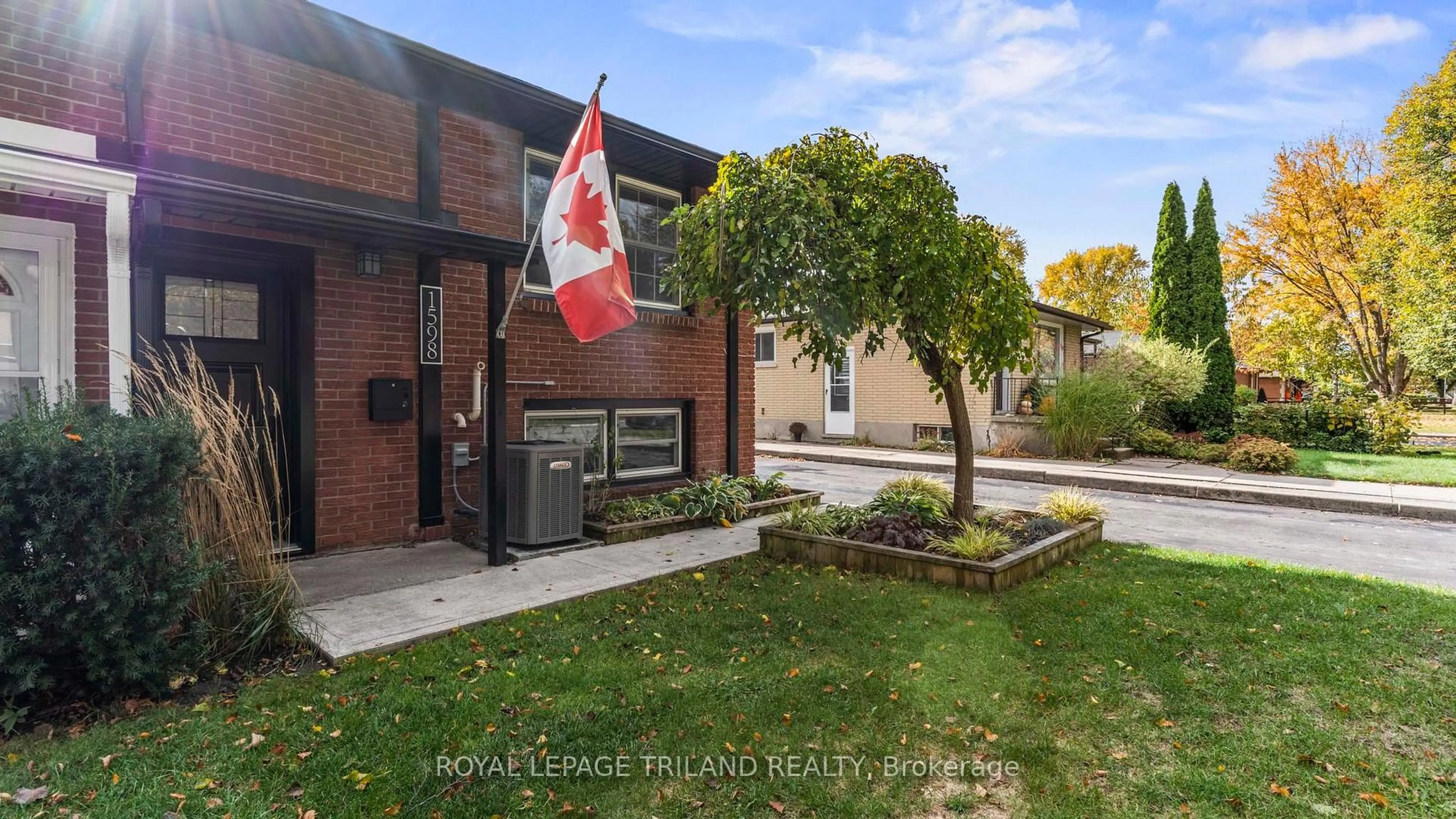Home with brick exterior material, street for 1598 NAIRN Ave, London East Ontario N5V 2P2