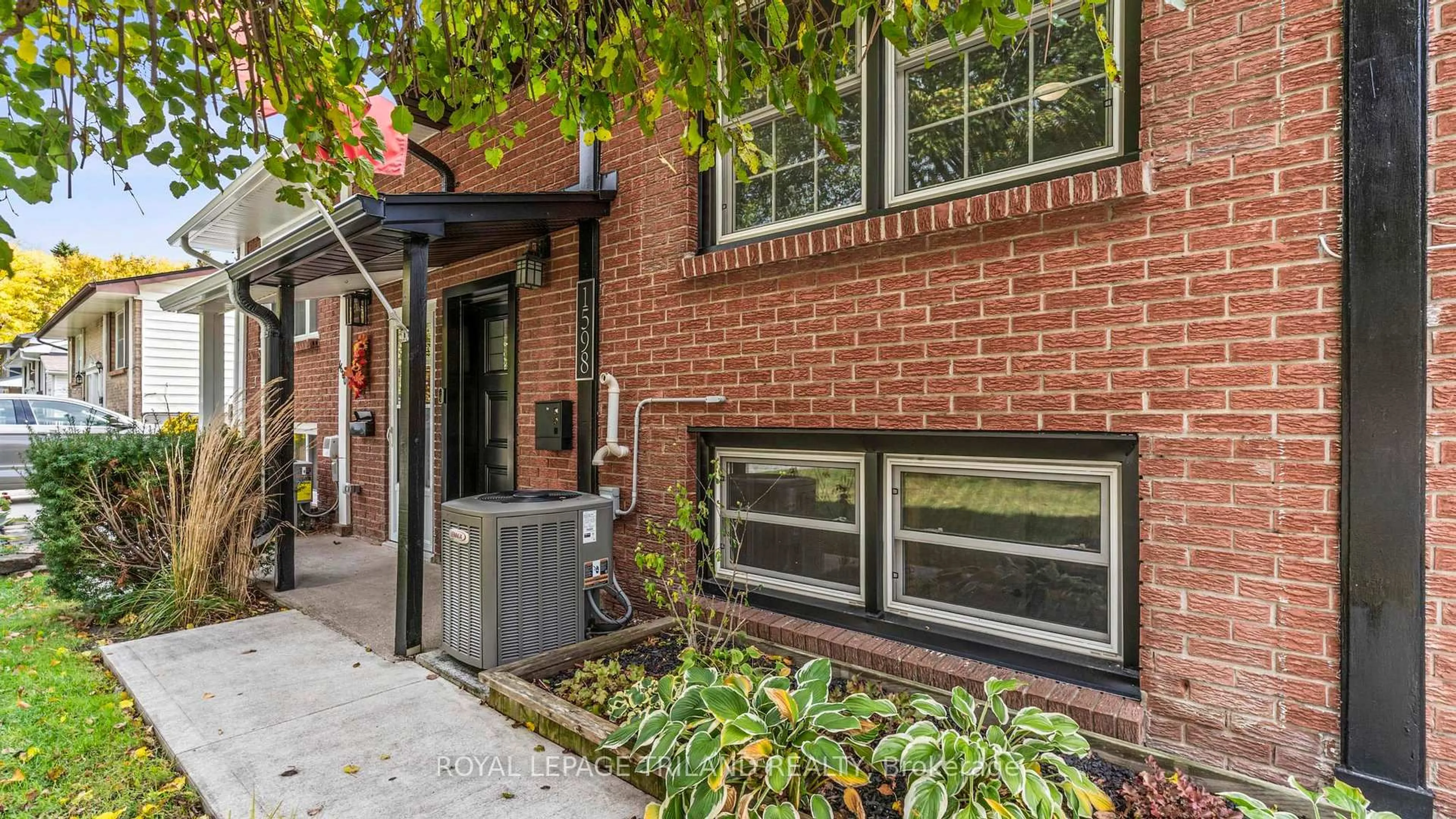 Unknown for 1598 NAIRN Ave, London East Ontario N5V 2P2