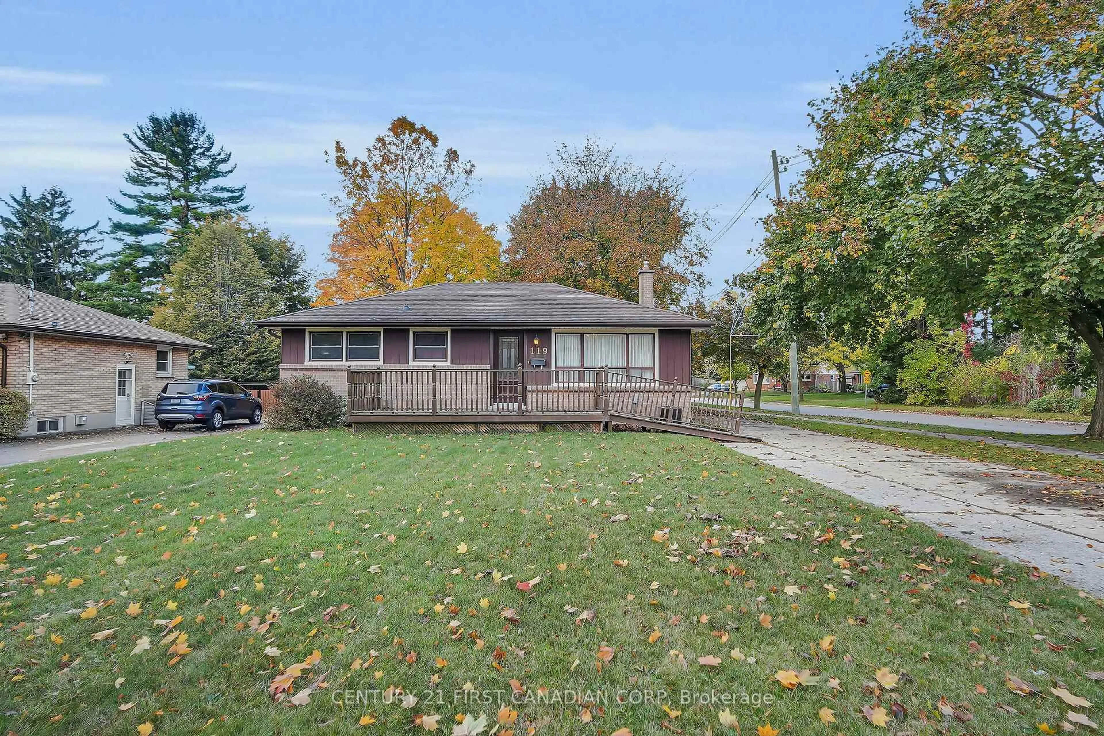 A pic from outside/outdoor area/front of a property/back of a property/a pic from drone, street for 119 Bancroft Rd, London East Ontario N5V 1C6