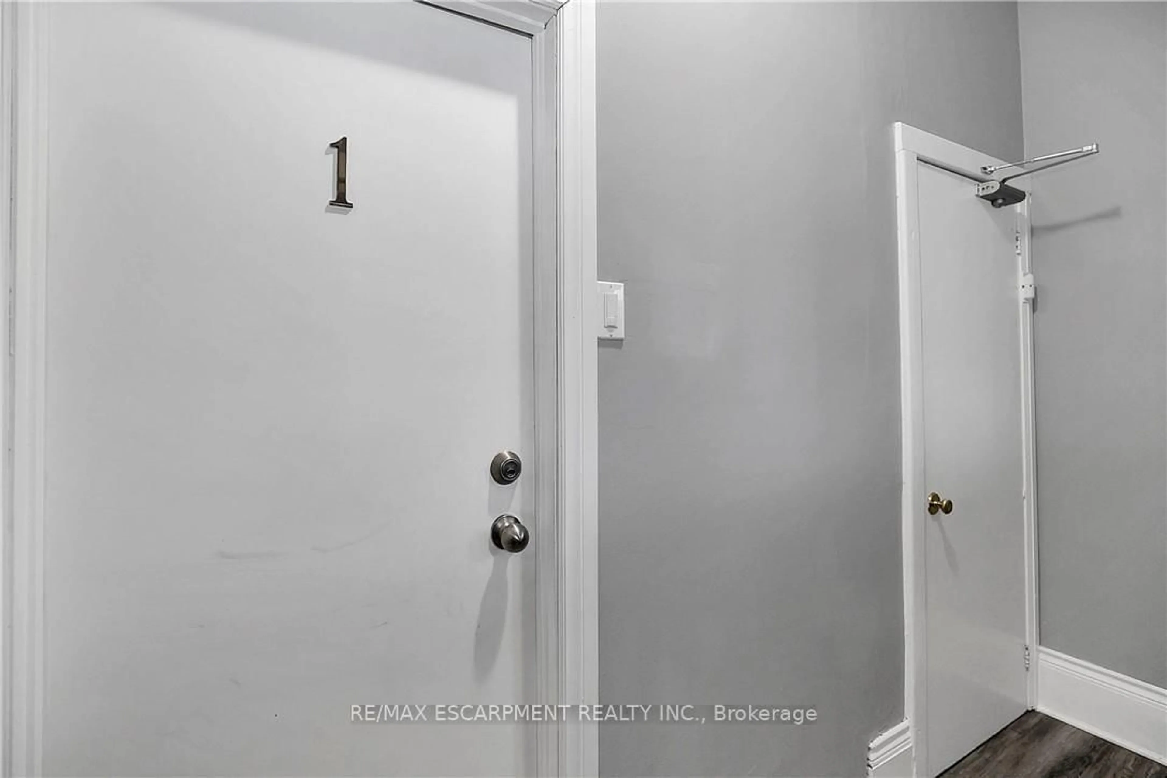 Unknown for 133 Park Row, Hamilton Ontario L8E 4E7