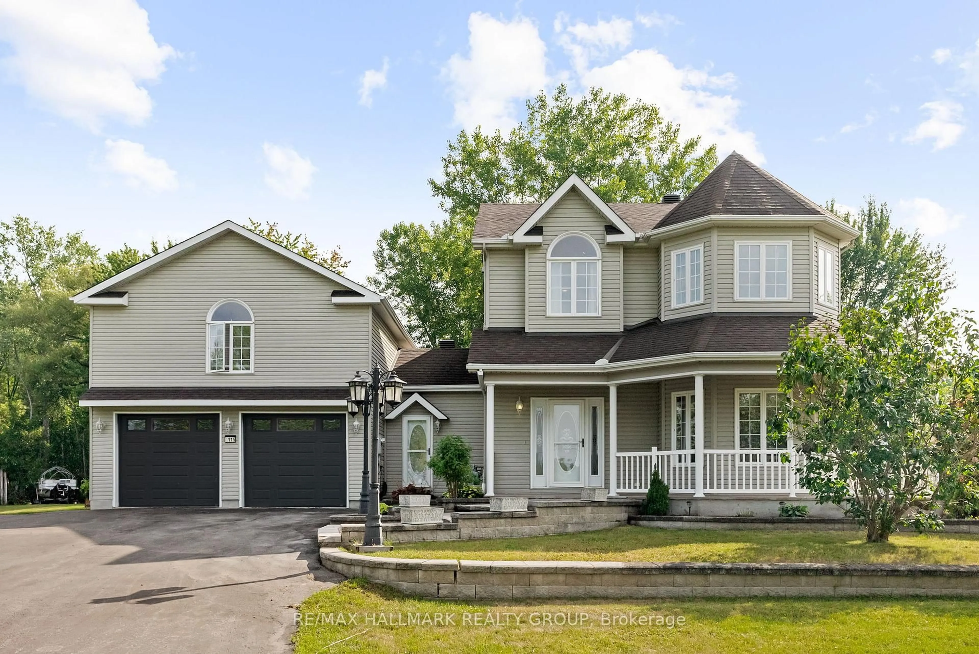 Home with vinyl exterior material, street for 115 Pigeon St, Clarence-Rockland Ontario K4K 1J8