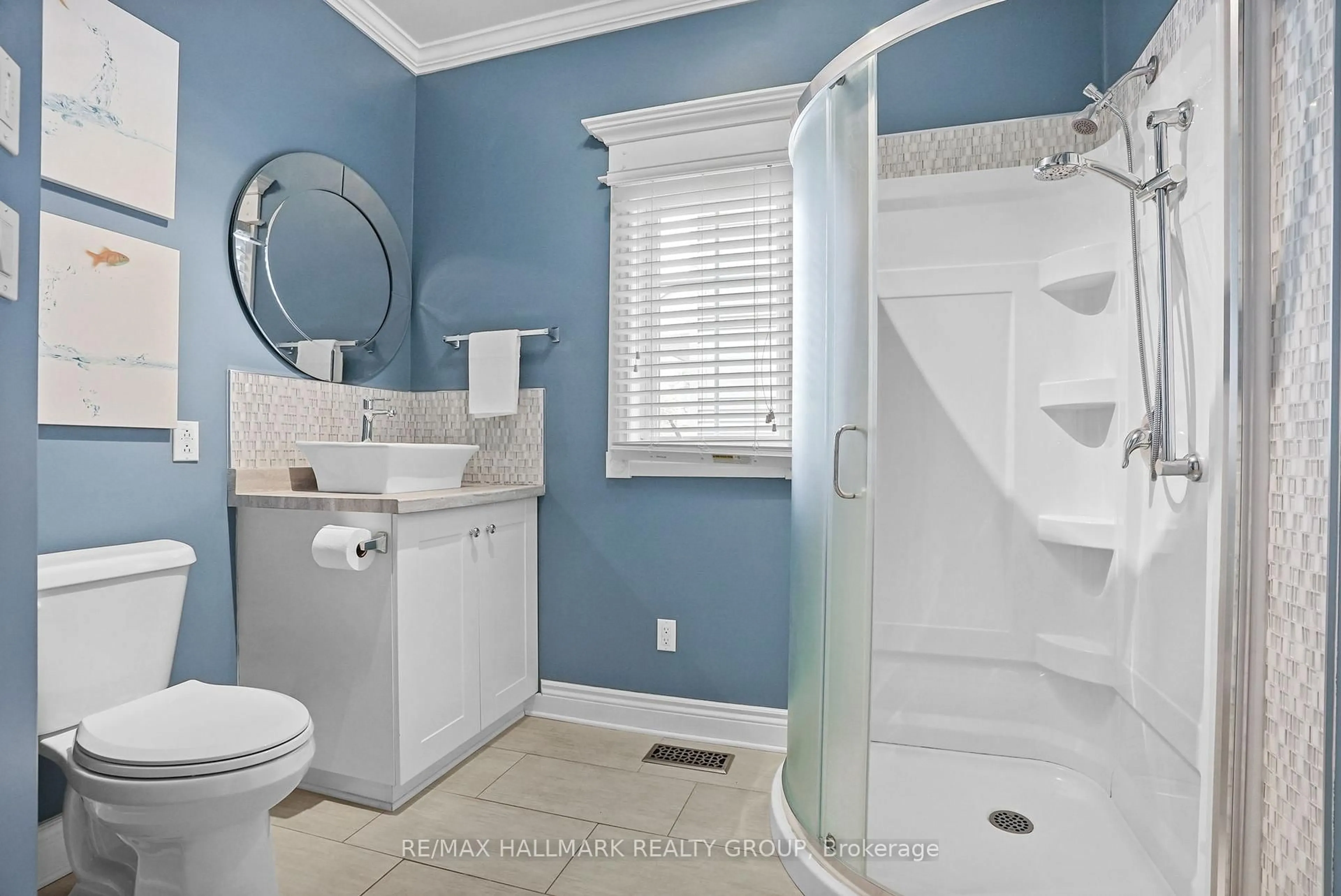 Standard bathroom, ceramic/tile floor for 115 Pigeon St, Clarence-Rockland Ontario K4K 1J8