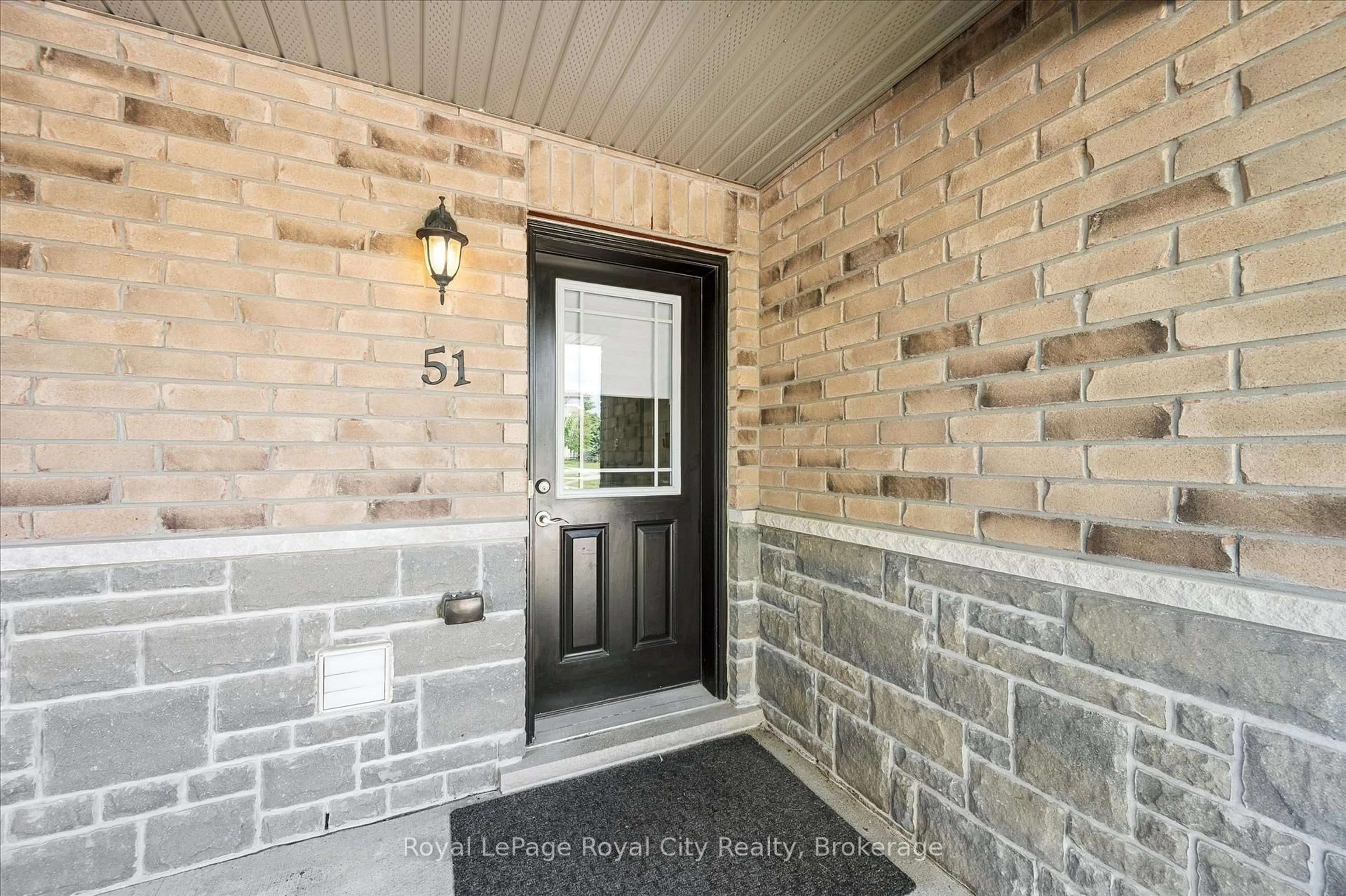 Indoor entryway for 51 Oldfield Dr, Guelph Ontario N1L 0K6