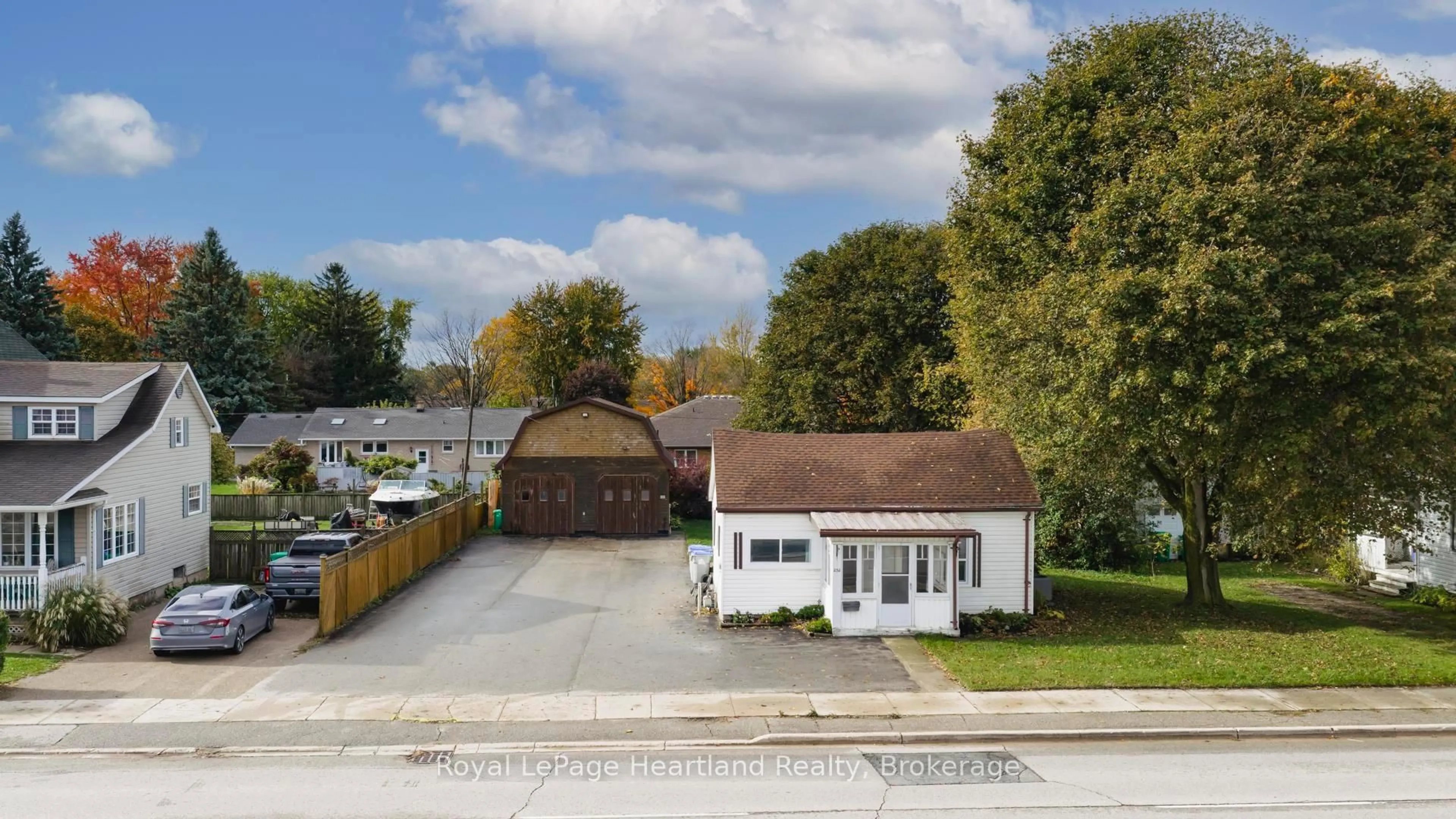 A pic from outside/outdoor area/front of a property/back of a property/a pic from drone, street for 252 Huron Rd, Goderich Ontario N7A 2Z9
