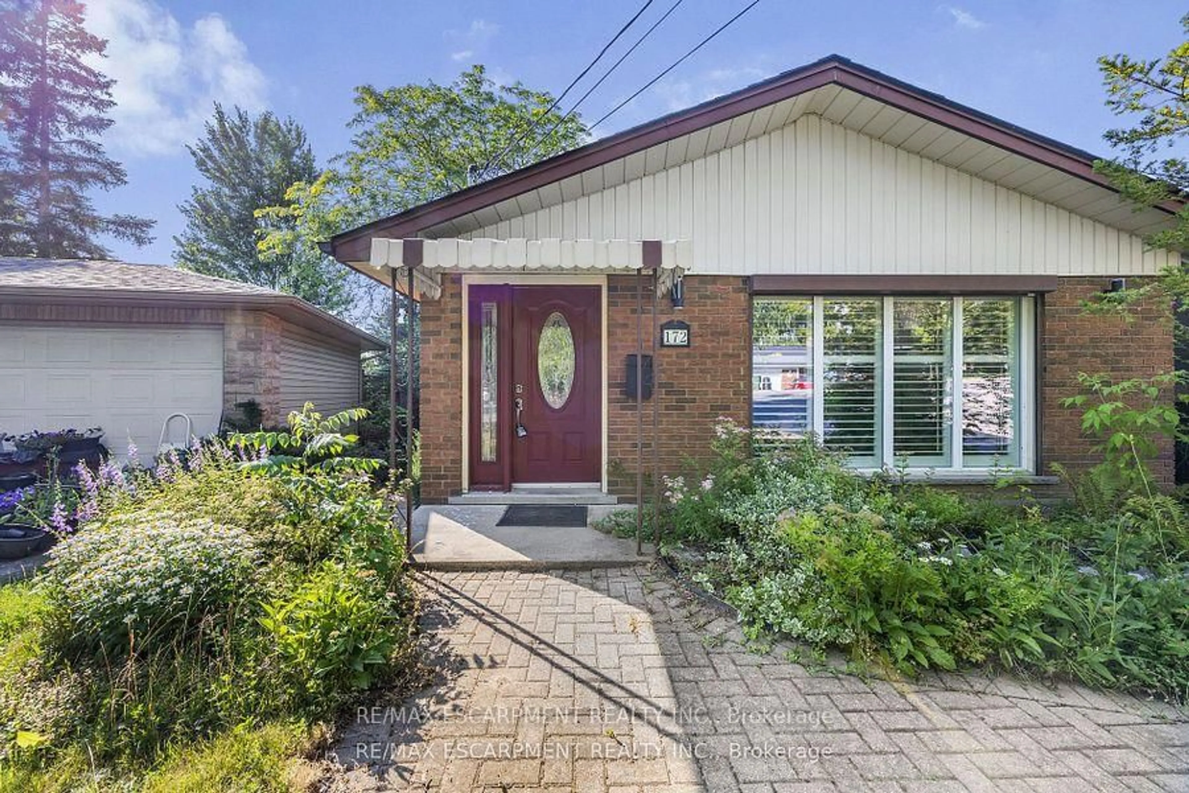 Home with brick exterior material, street for 172 Old Ancaster Rd, Hamilton Ontario L9H 3R4