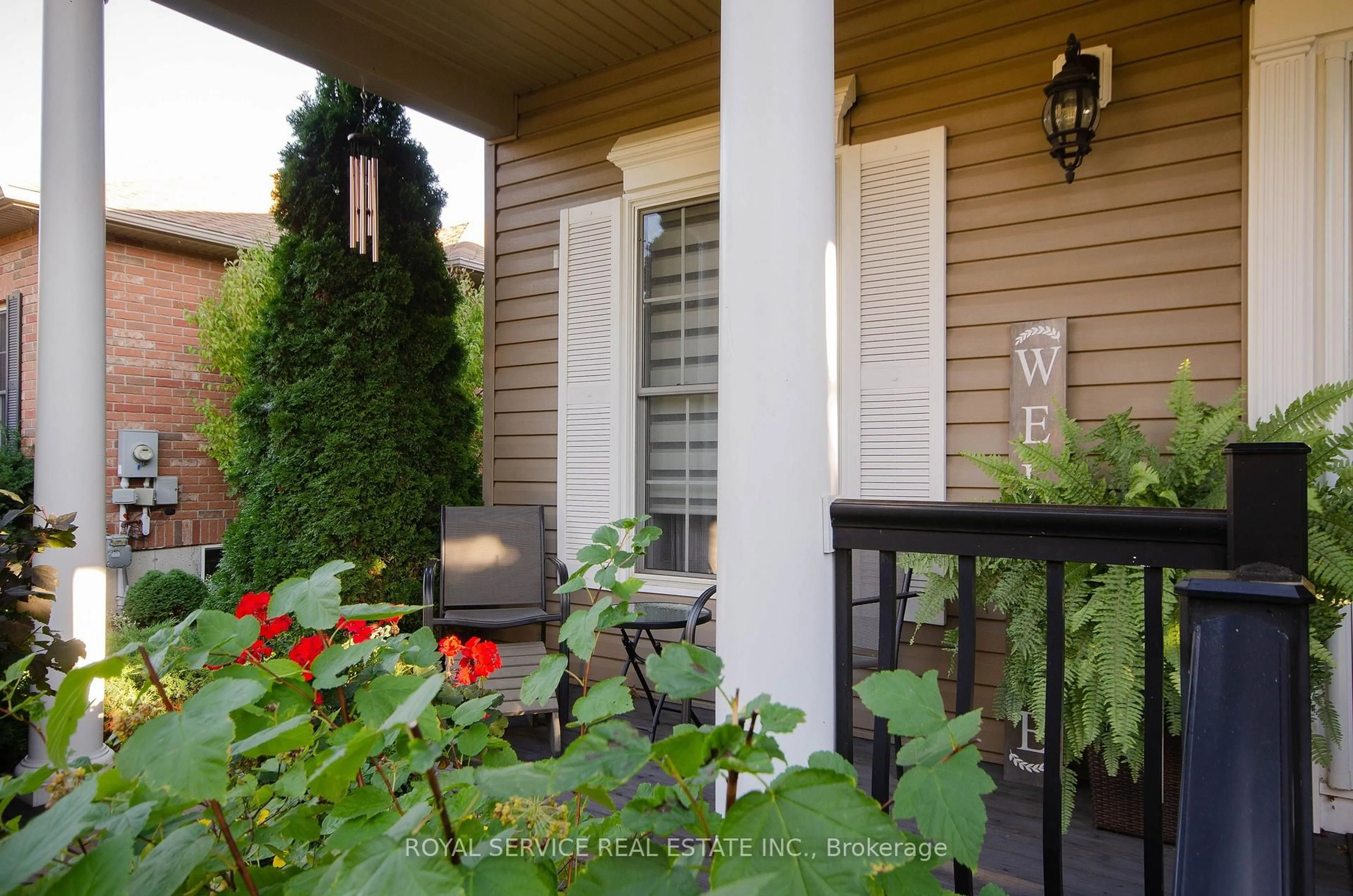 Patio, street for 923 Caddy Dr, Cobourg Ontario K9A 0B2