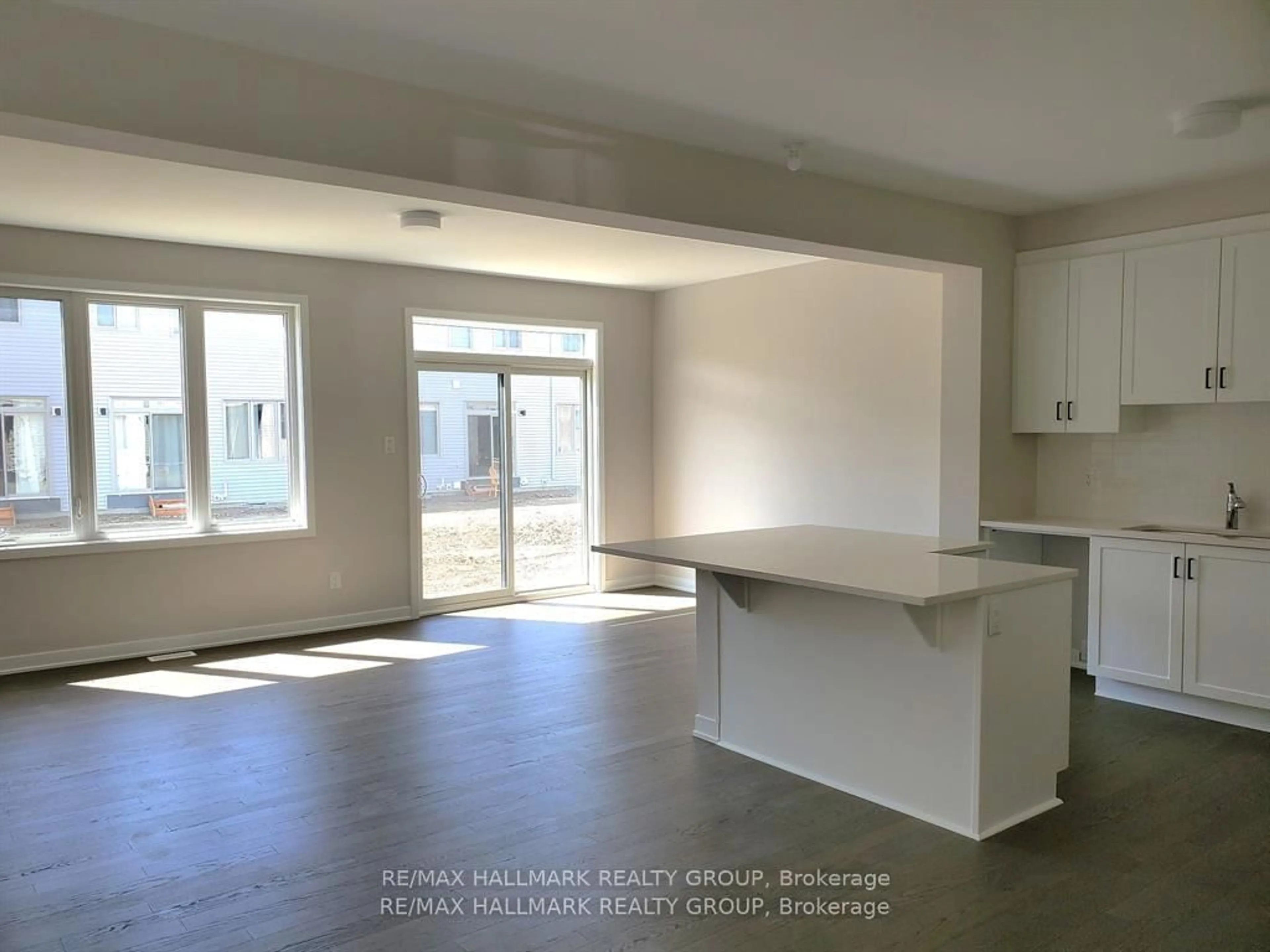 A pic of a room for 610 Fenwick Way, Ottawa Ontario K2J 7E5