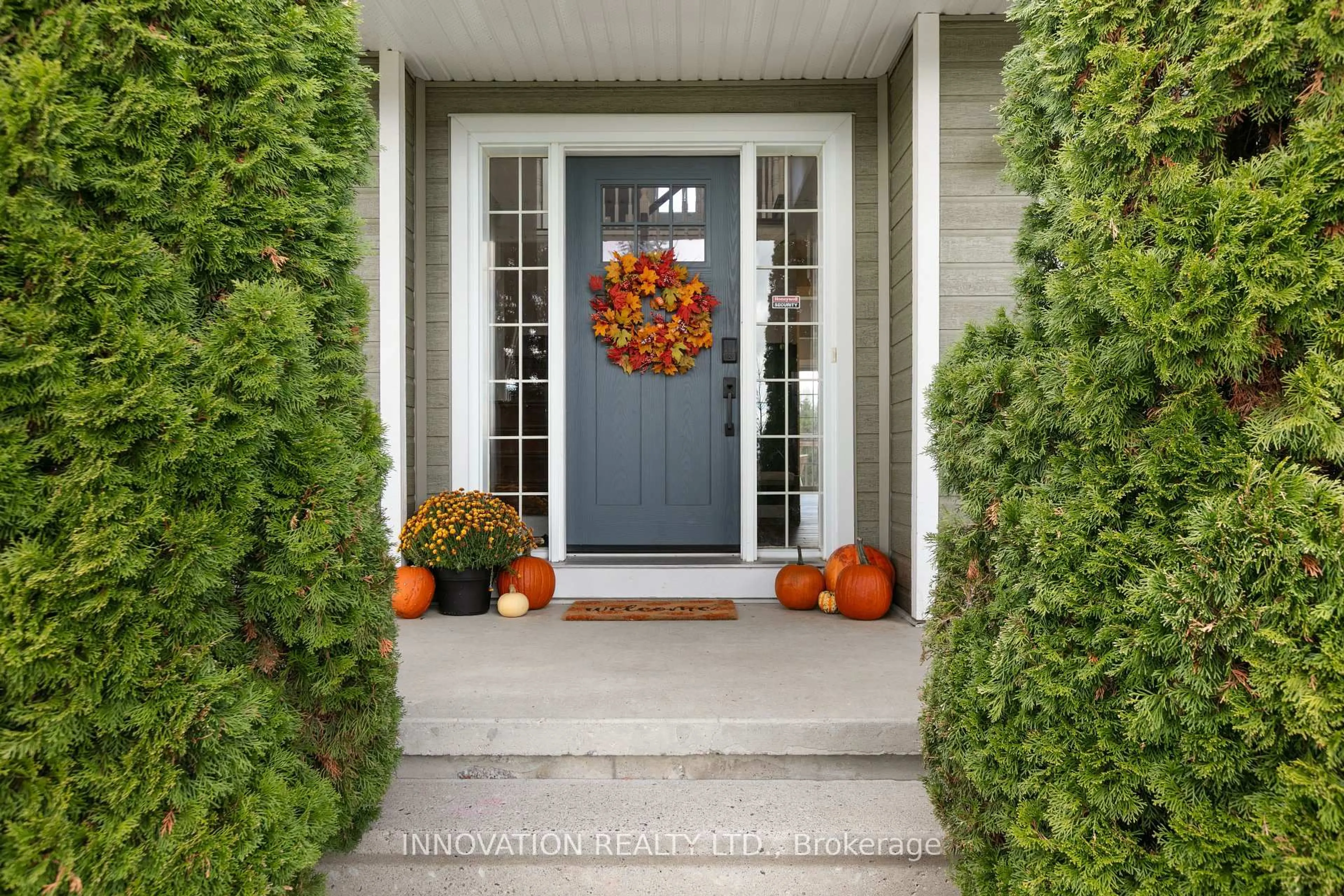 Indoor entryway for 12221 Ormond Rd, North Dundas Ontario K0C 2K0