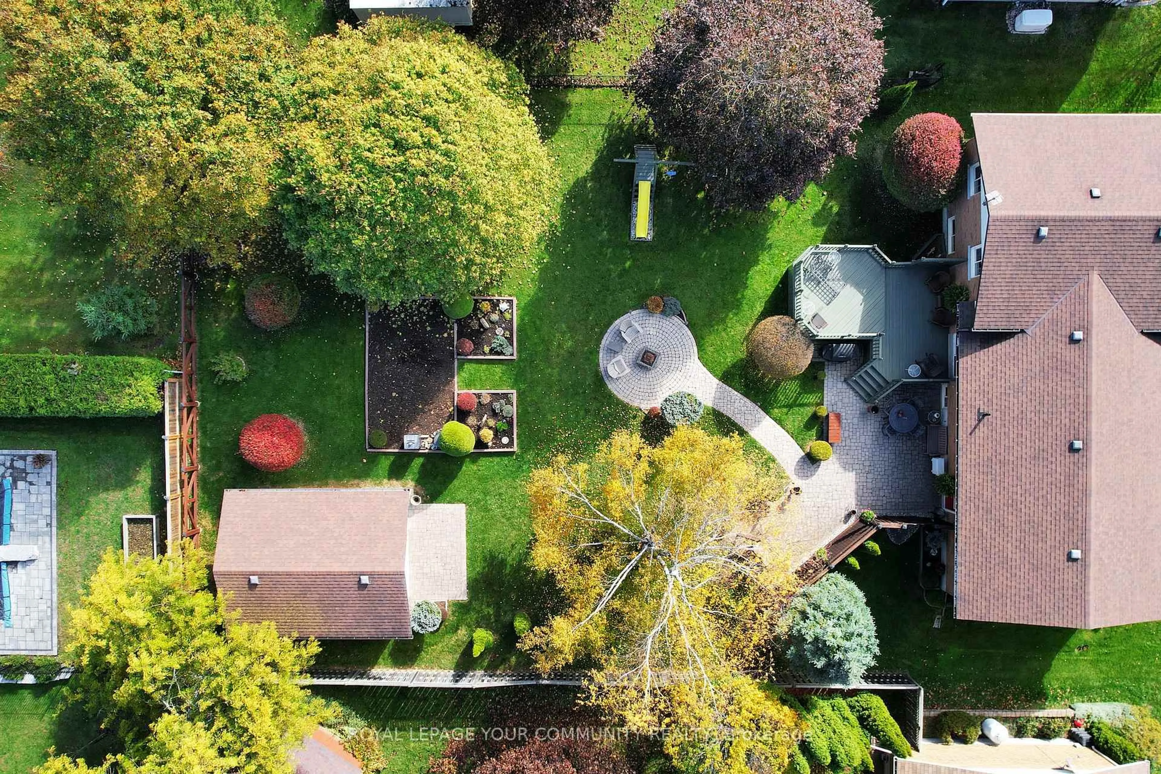 A pic from outside/outdoor area/front of a property/back of a property/a pic from drone, street for 30 Grant Dr, Kawartha Lakes Ontario K0M 2M0