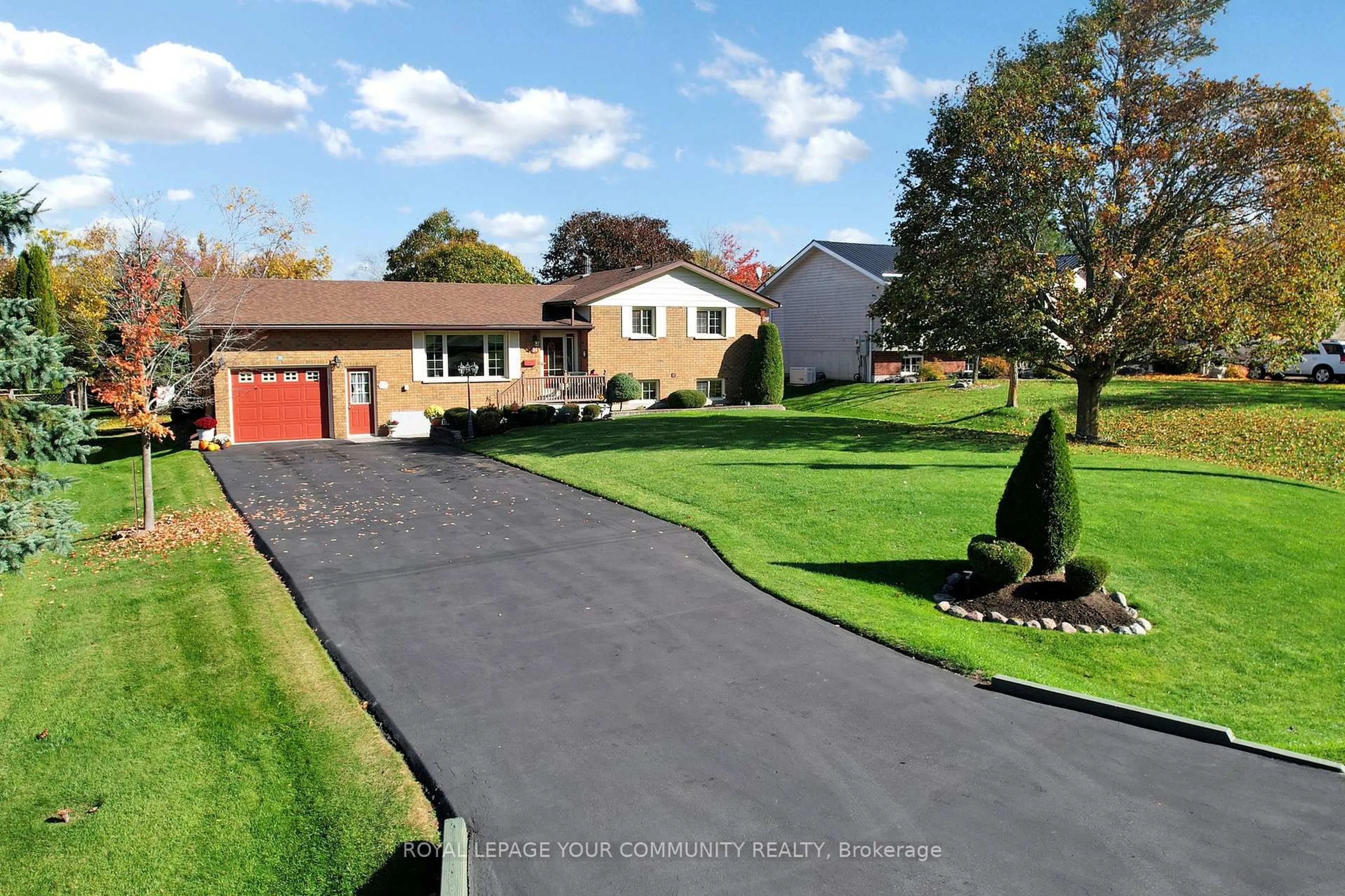 A pic from outside/outdoor area/front of a property/back of a property/a pic from drone, street for 30 Grant Dr, Kawartha Lakes Ontario K0M 2M0