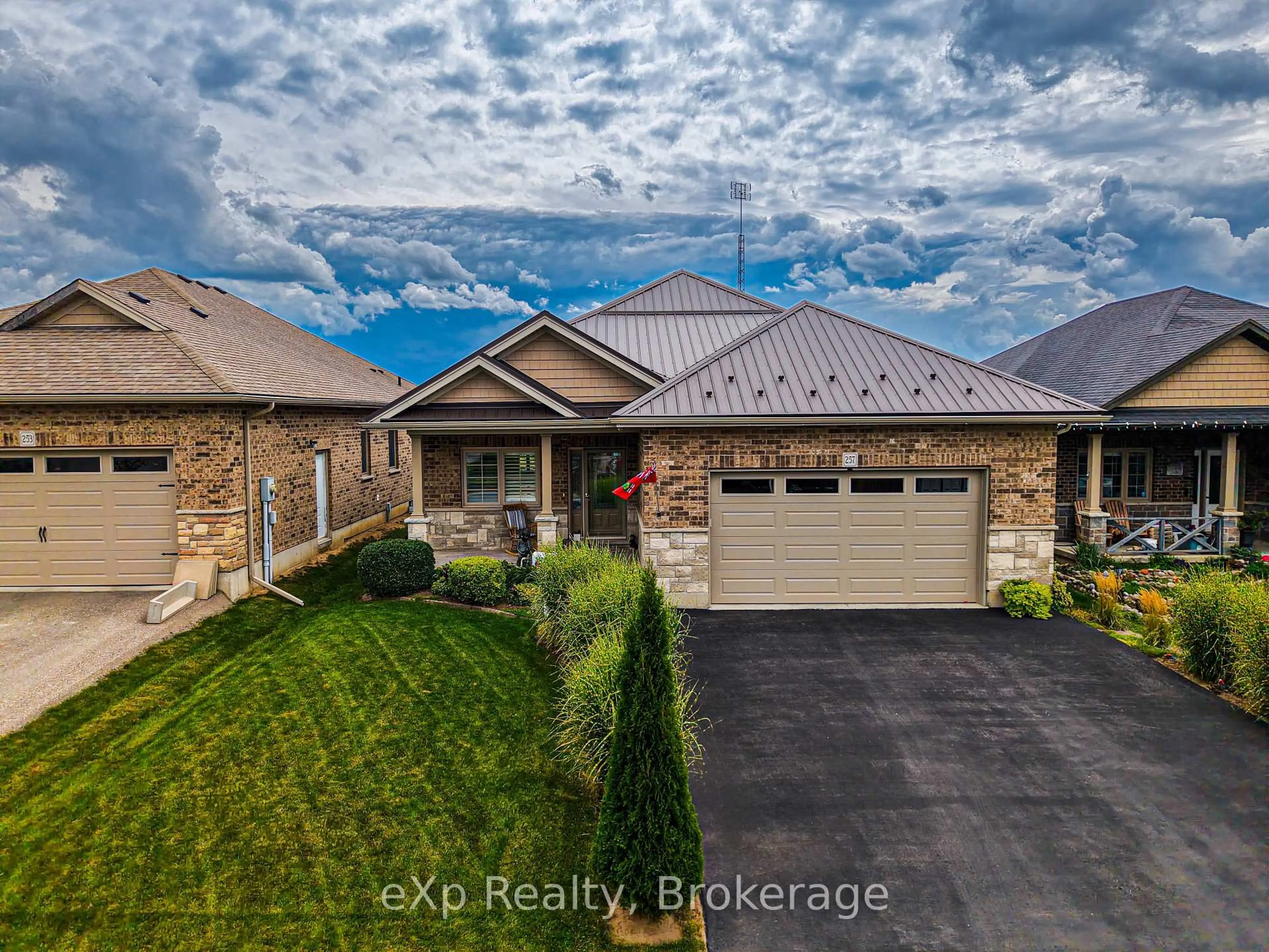 A pic from outside/outdoor area/front of a property/back of a property/a pic from drone, street for 257 Donly Dr, Norfolk Ontario N3Y 0C8