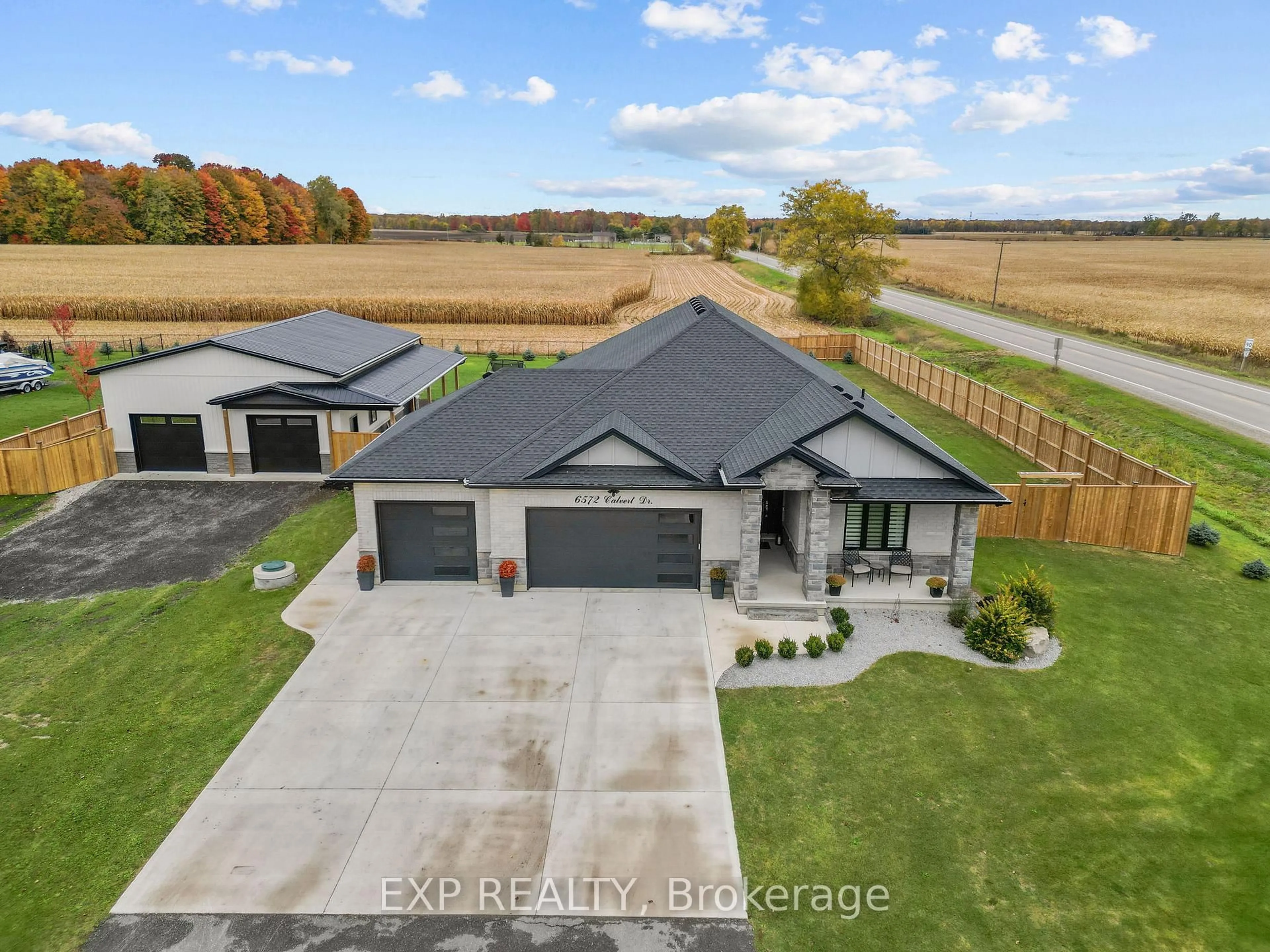 A pic from outside/outdoor area/front of a property/back of a property/a pic from drone, unknown for 6572 Calvert Dr, Adelaide Metcalfe Ontario N7G 3H5