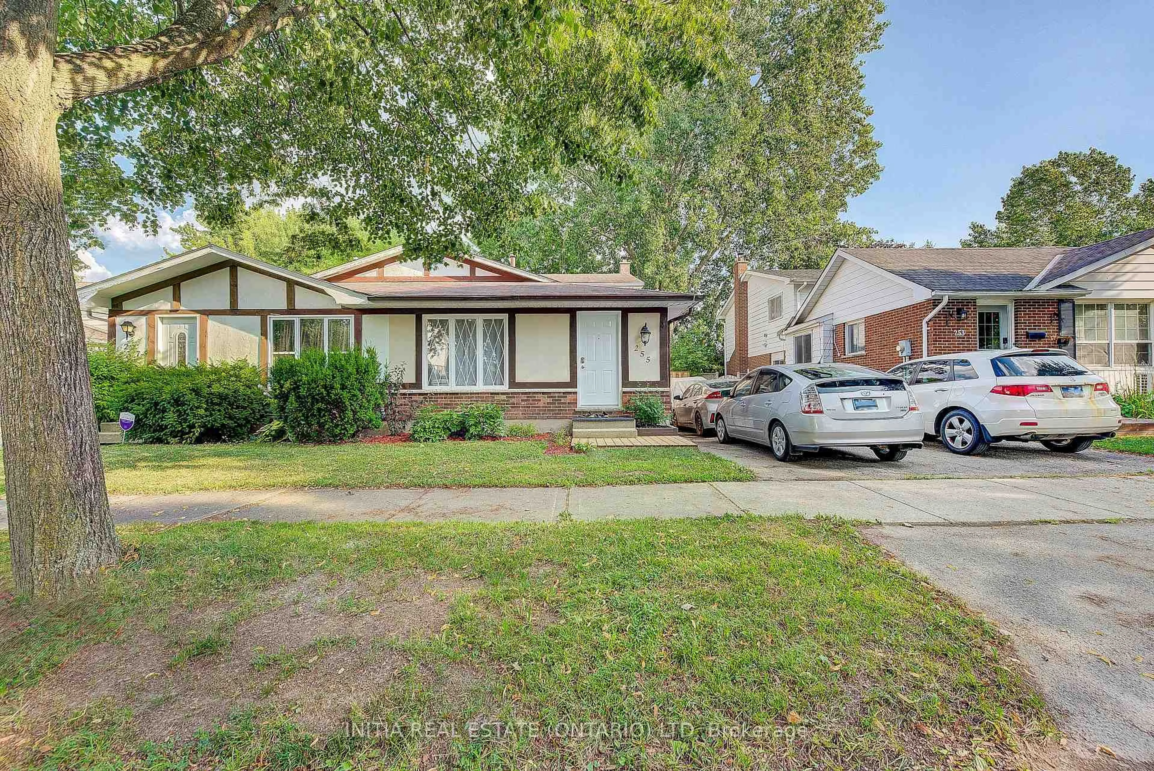 Unknown for 255 Brunswick Cres, London North Ontario N6G 3L1