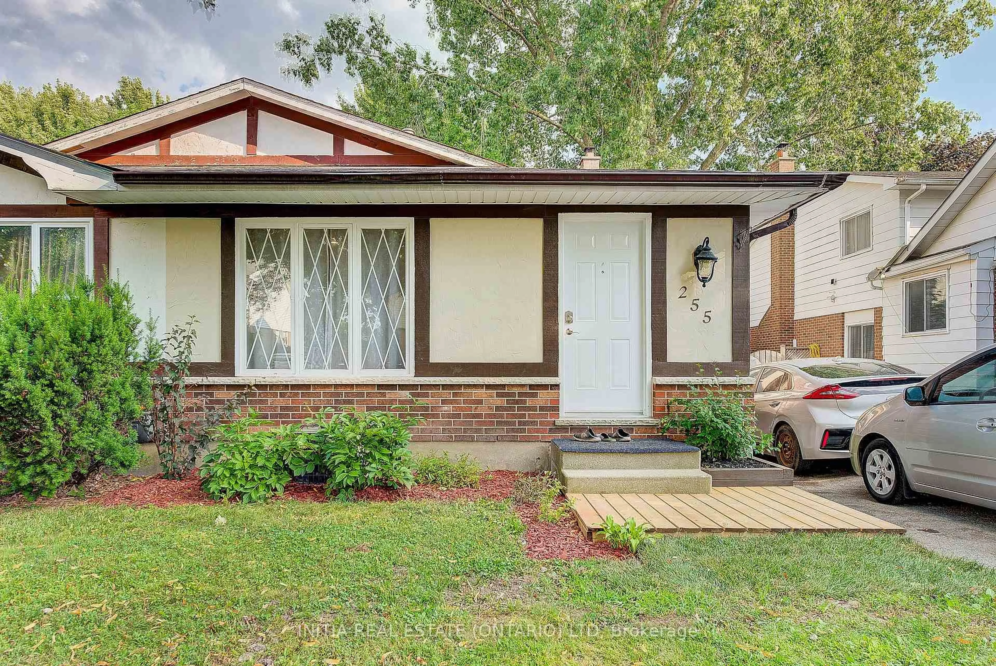 Home with brick exterior material, street for 255 Brunswick Cres, London North Ontario N6G 3L1