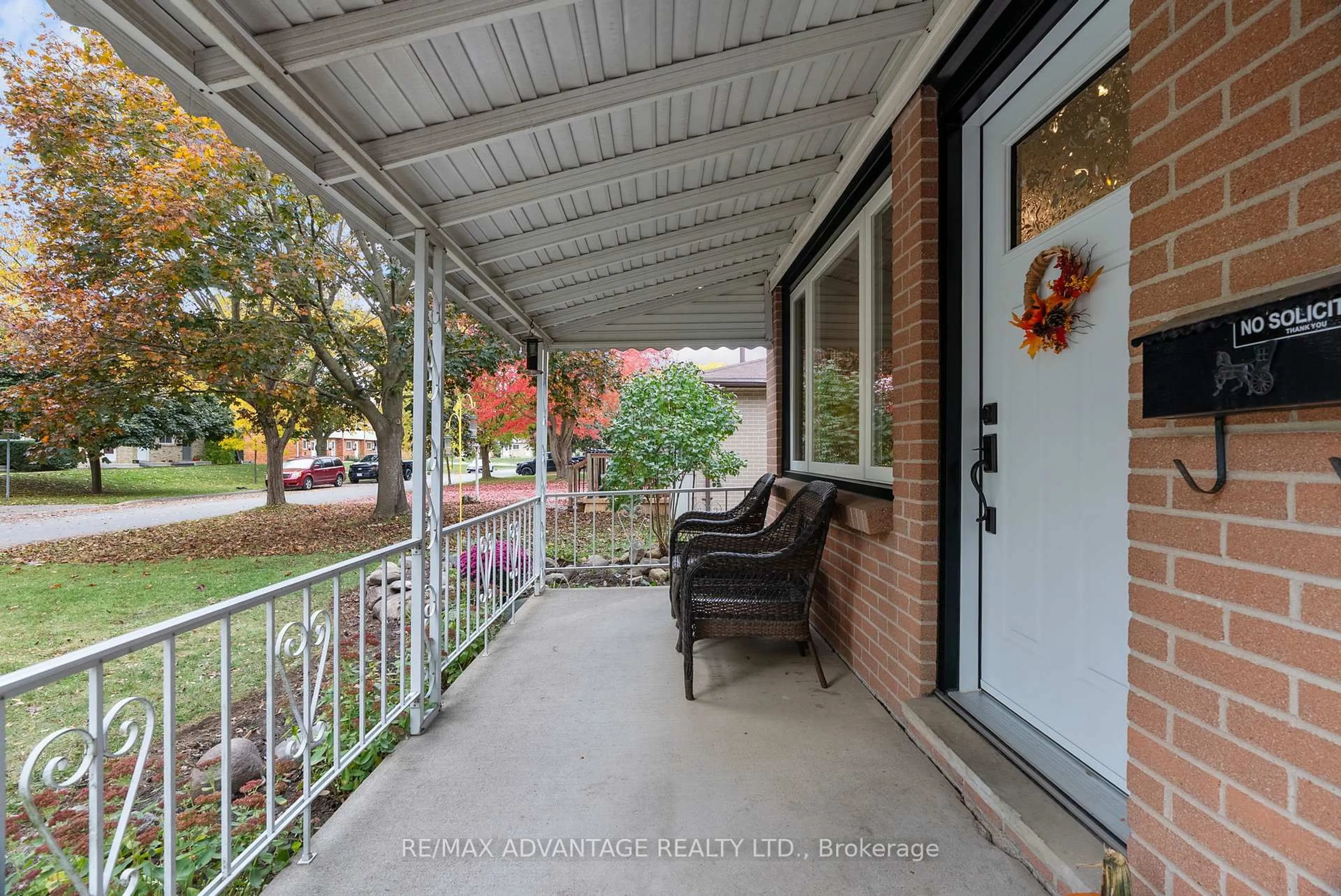 Patio, street for 66 Wellesley Cres, London East Ontario N5V 1J7