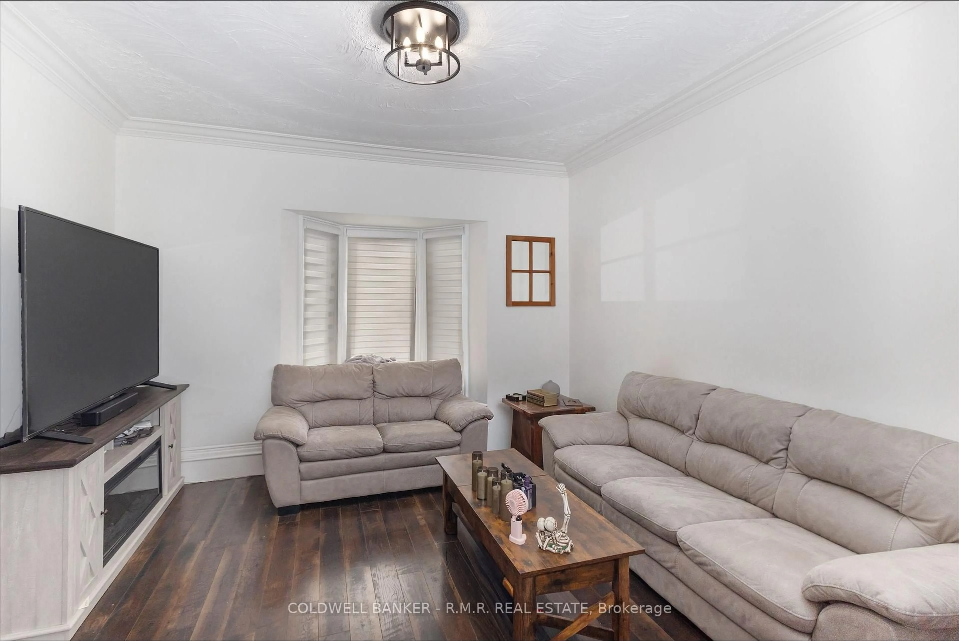 Living room with furniture, unknown for 52 Glenelg St, Kawartha Lakes Ontario K9V 1Z3