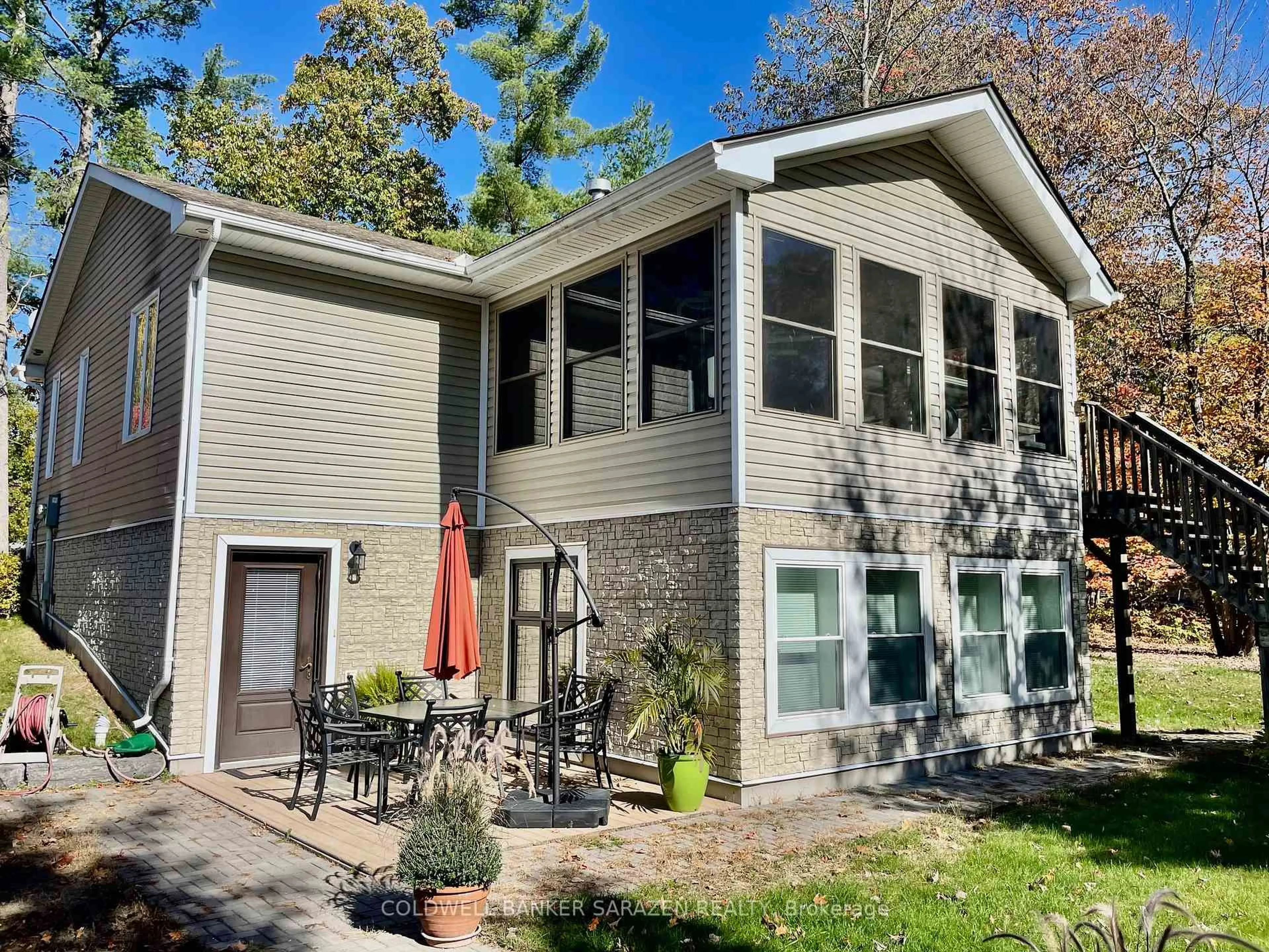 Home with vinyl exterior material, unknown for 95 Shanmarie Lane, Ottawa Ontario K0A 3M0