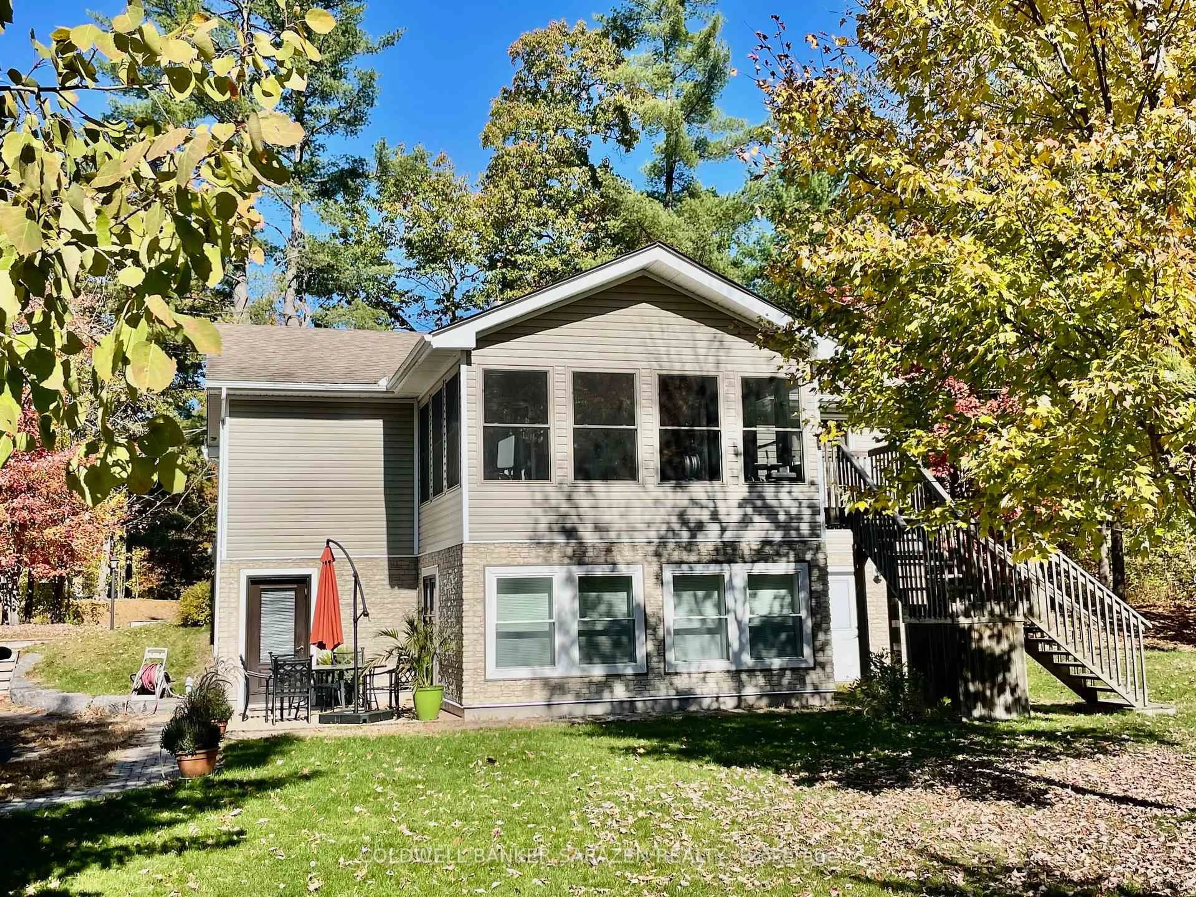 Home with vinyl exterior material, unknown for 95 Shanmarie Lane, Ottawa Ontario K0A 3M0