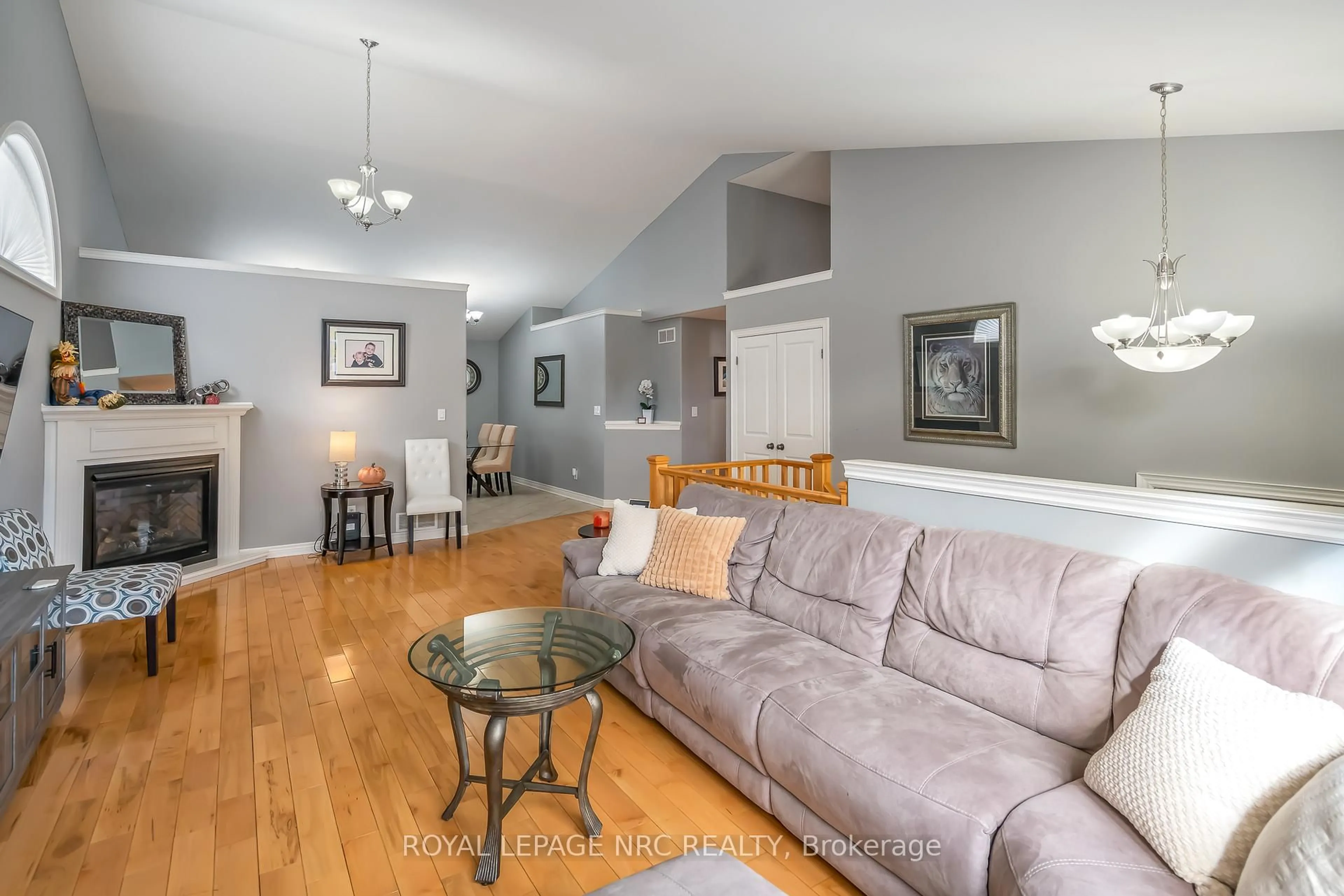 Living room with furniture, unknown for 5255 White Dove Pkwy, Niagara Falls Ontario L2H 3M5